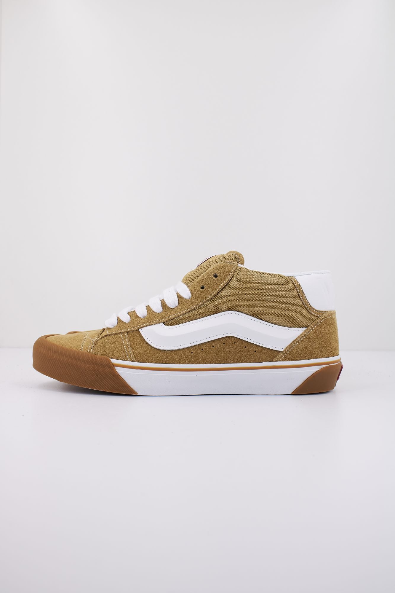 VANS KNU MID en color MARRON CLARO (1)