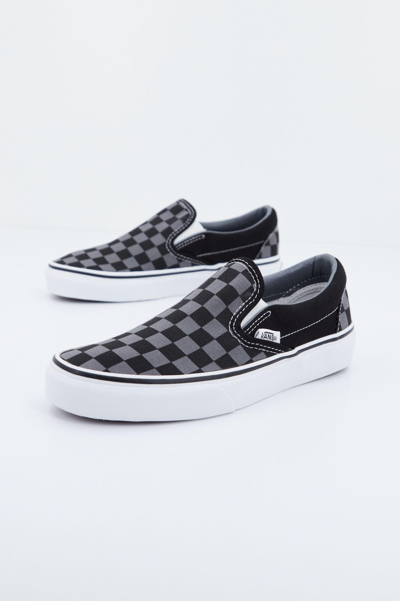 VANS VEYEBPJ UA en color NEGRO (1)