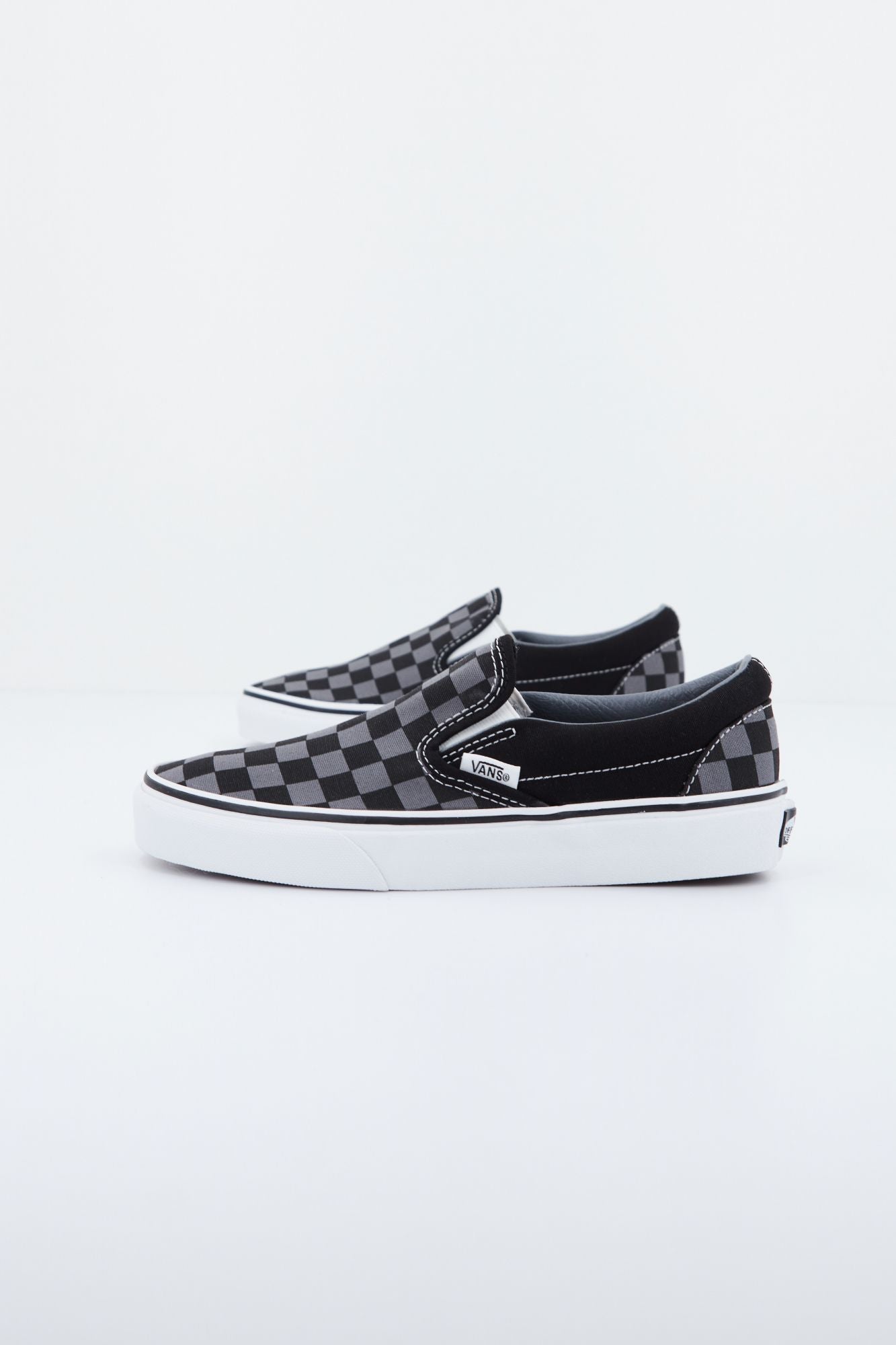 VANS VEYEBPJ UA en color NEGRO (2)