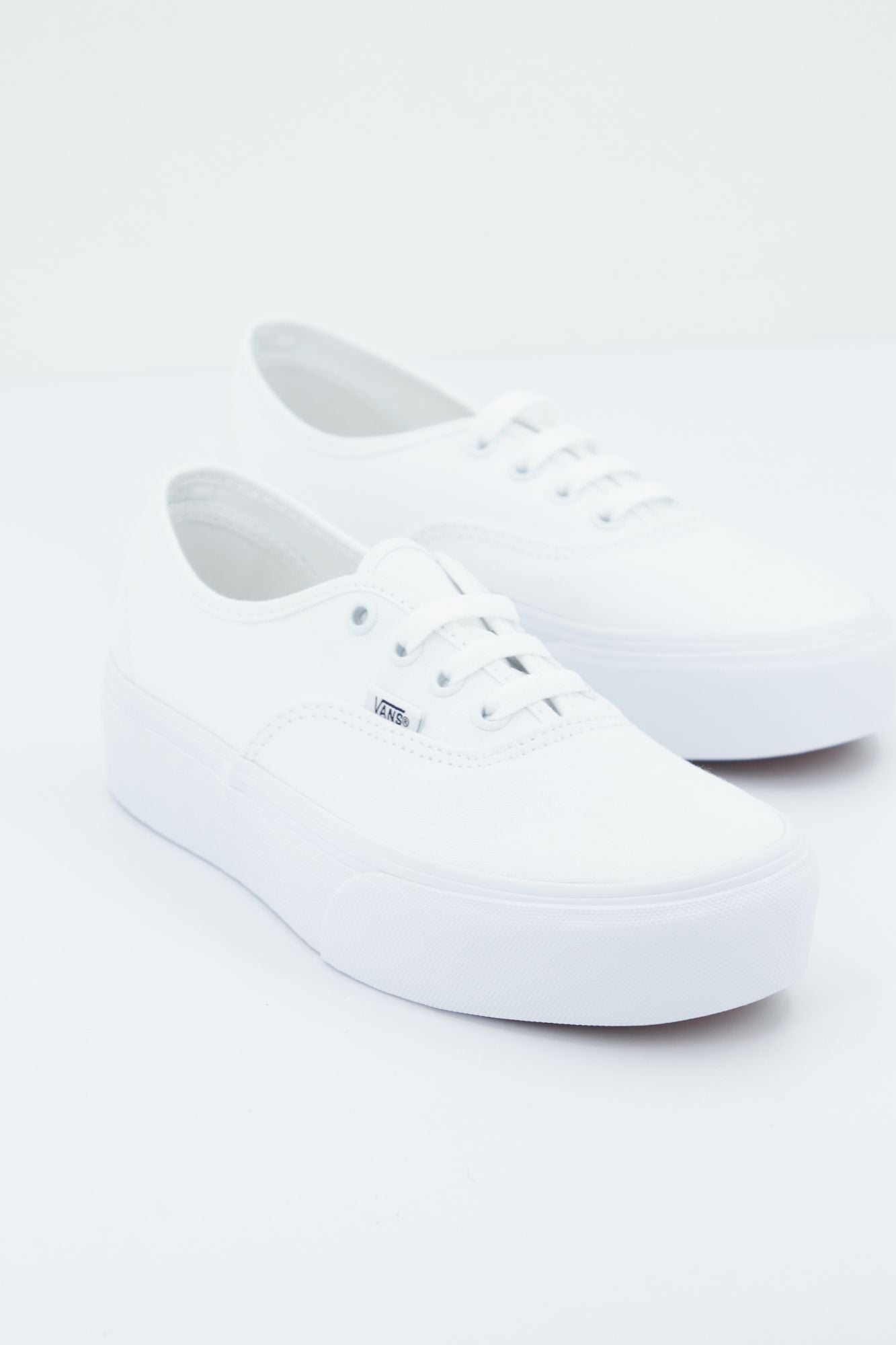VANS AUTHENTIC PLATFORM en color BLANCO (1)