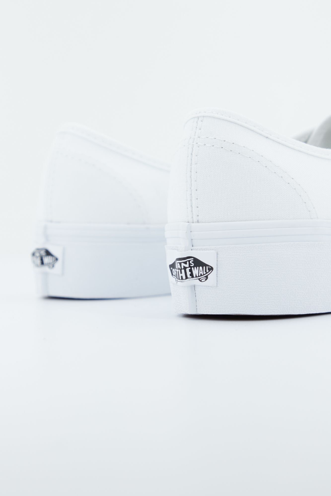 VANS AUTHENTIC PLATFORM en color BLANCO (3)