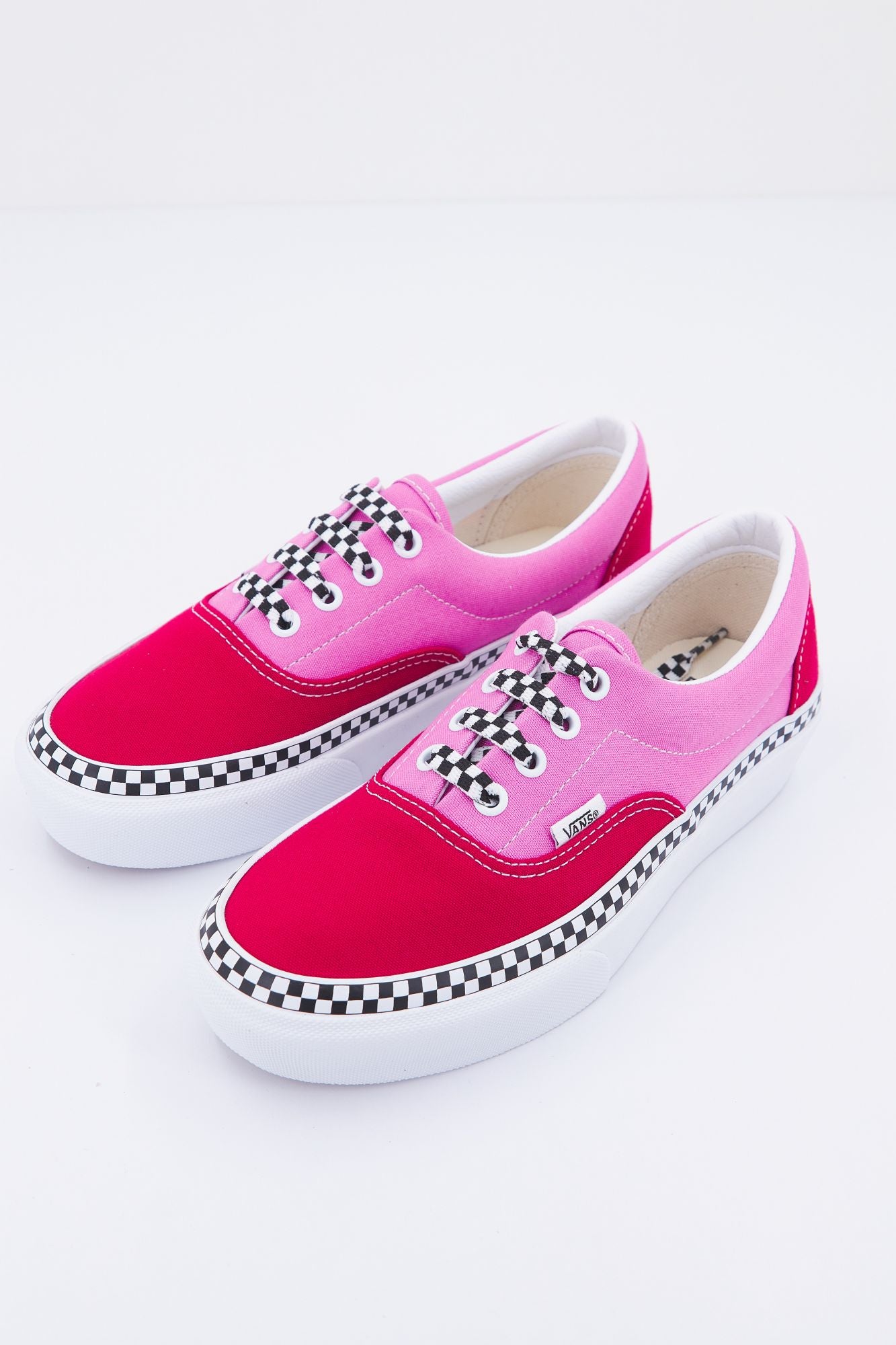 VANS UA ERA PLATFORM en color ROSA (2)