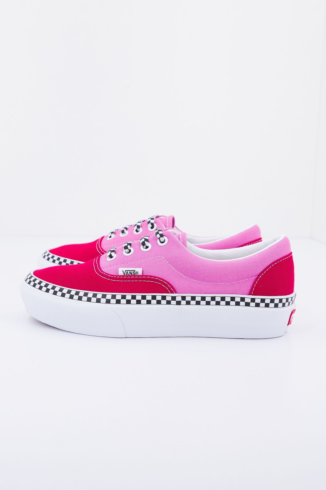 VANS UA ERA PLATFORM en color ROSA (3)