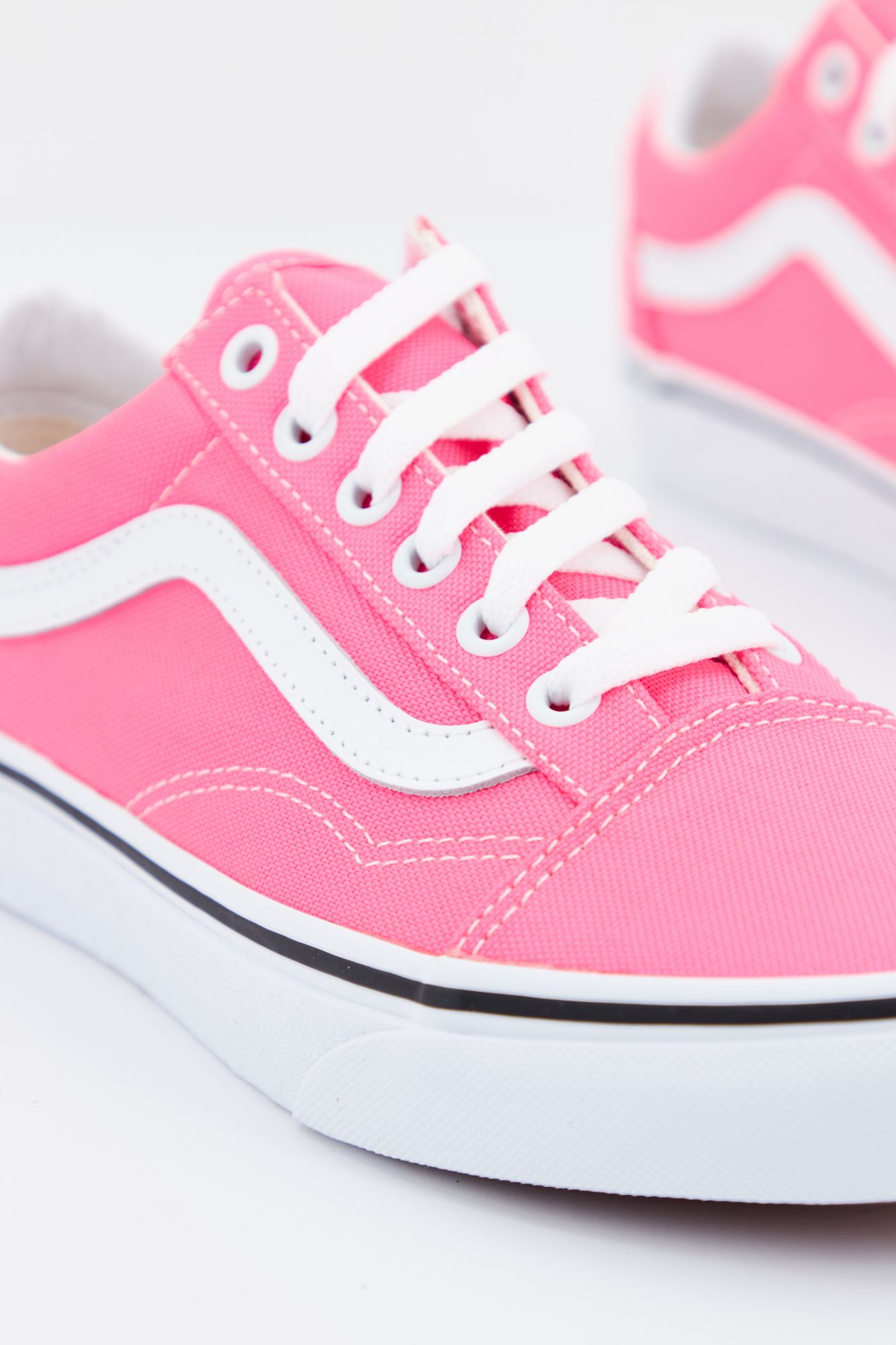 VANS UA OLD SKOOL en color ROSA (2)