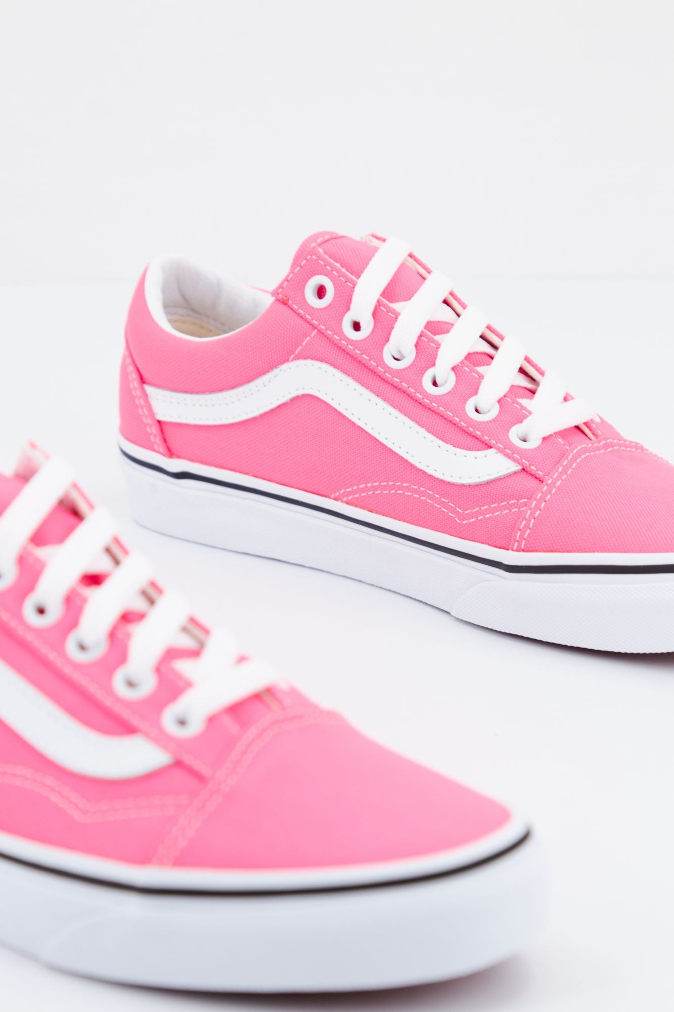 VANS UA OLD SKOOL en color ROSA (4)