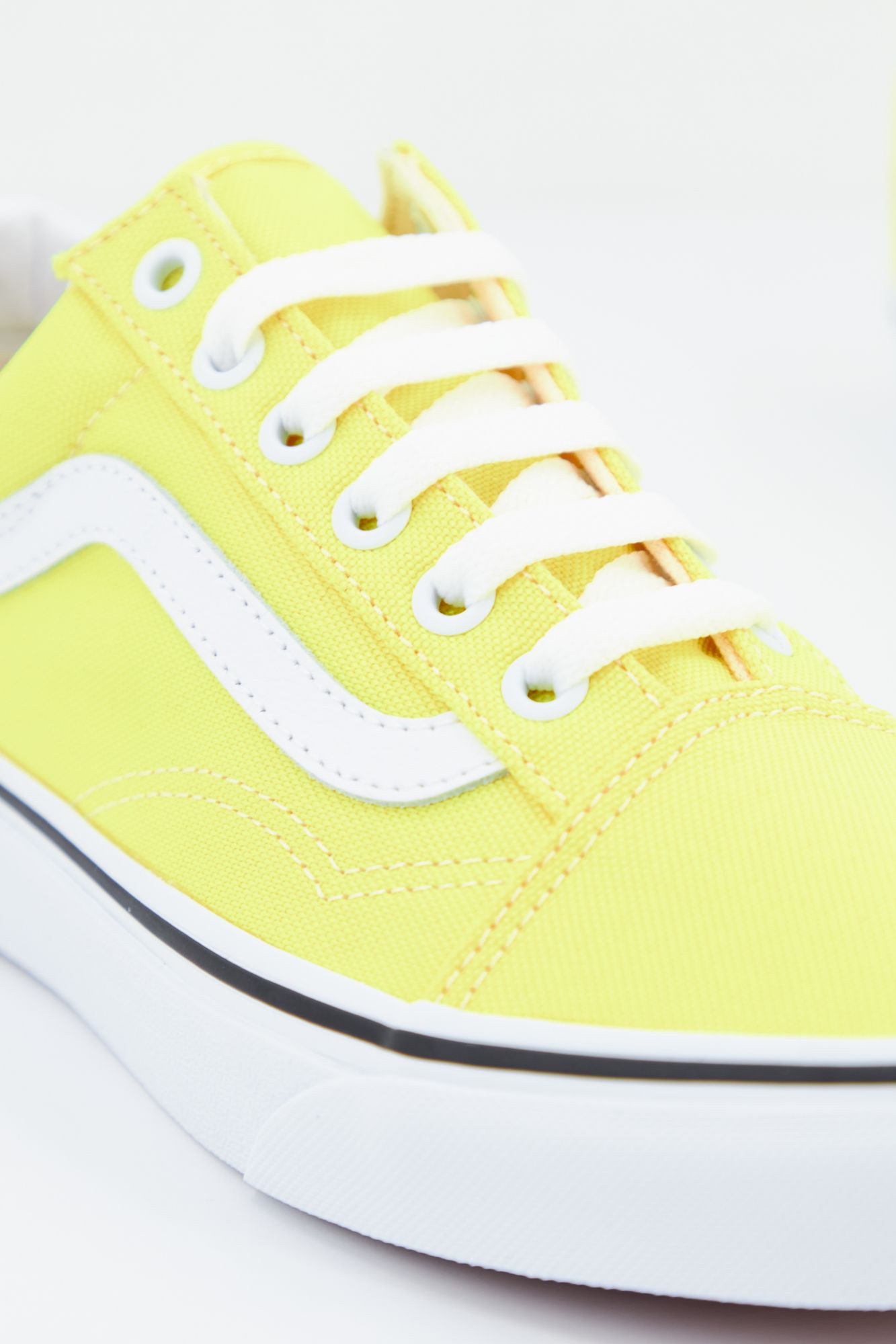 VANS UA OLD SKOOL en color AMARILLO (2)