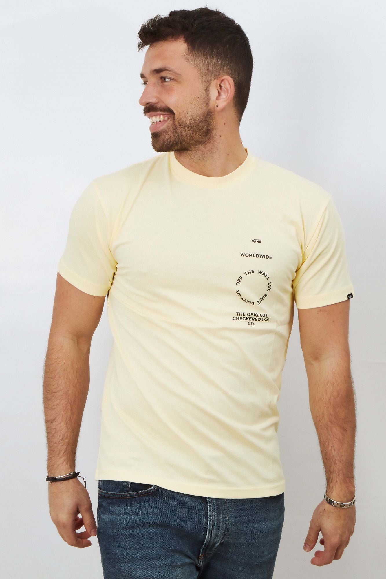 VANS DISTORTION TYPE SS en color AMARILLO (1)