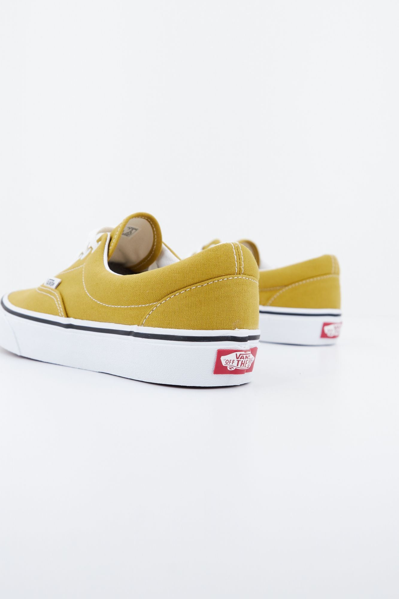 VANS UA Era en color VERDE (3)