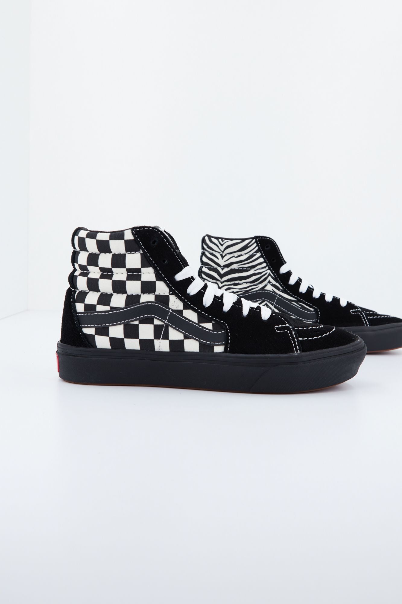 VANS UA COMFYCUSH SK8-HI en color NEGRO (2)