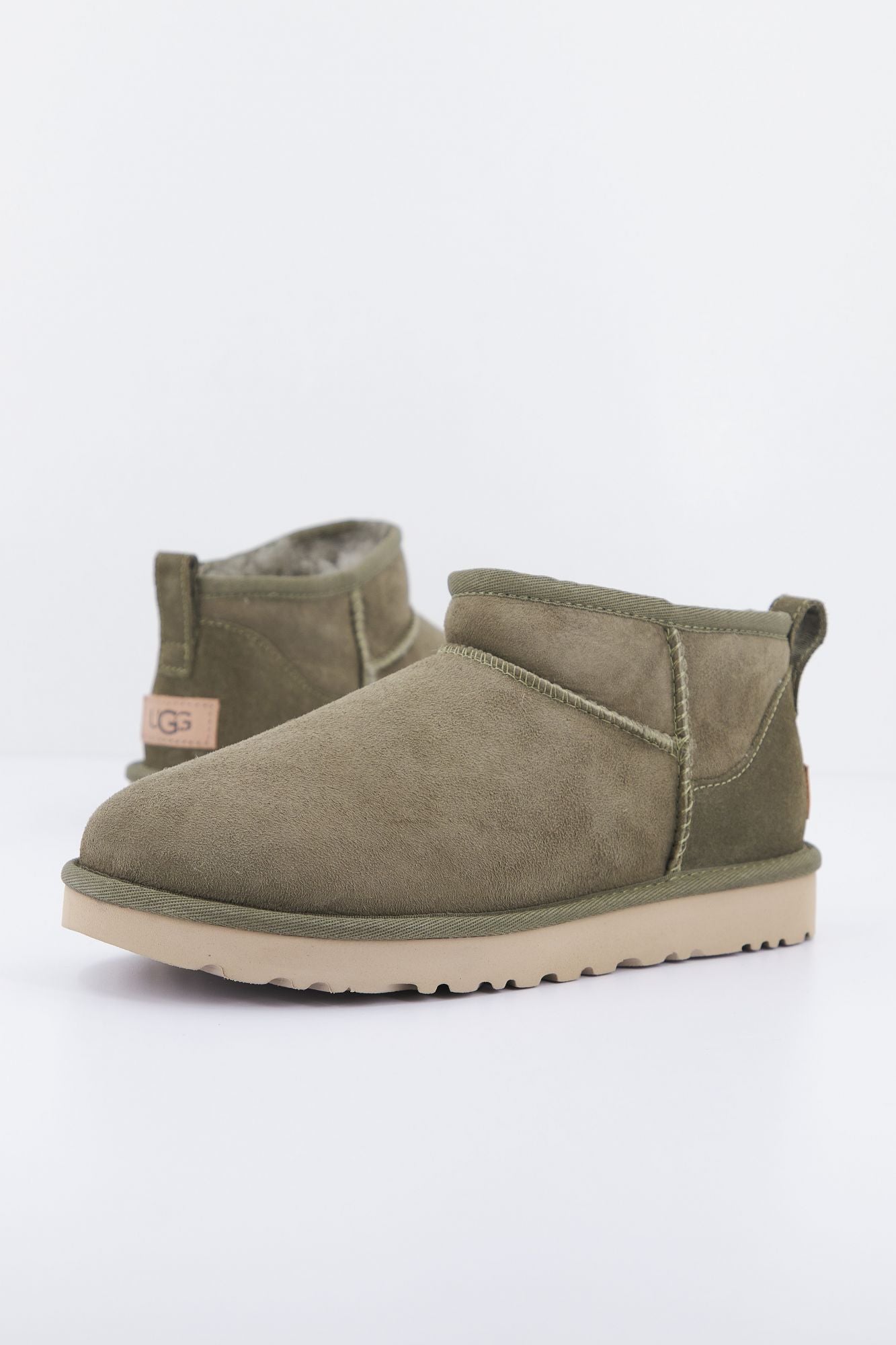 UGG W CLASSIC ULTRA MINI en color VERDE (1)