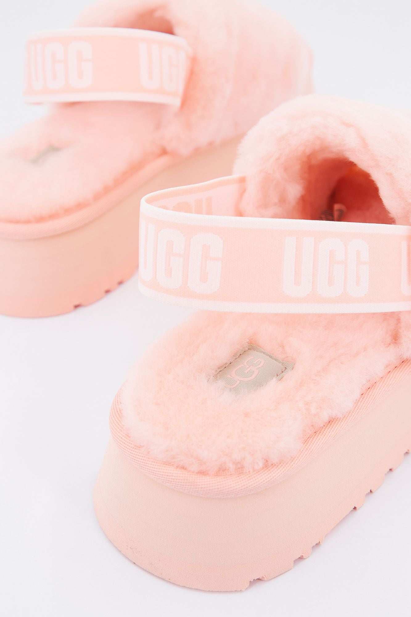 UGG W DISCO SLIDE en color ROSA (4)
