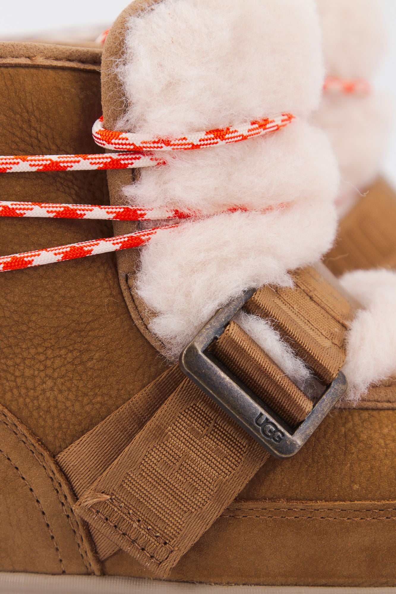 UGG W CLASSIC WEATHER HIKER en color MARRON (4)