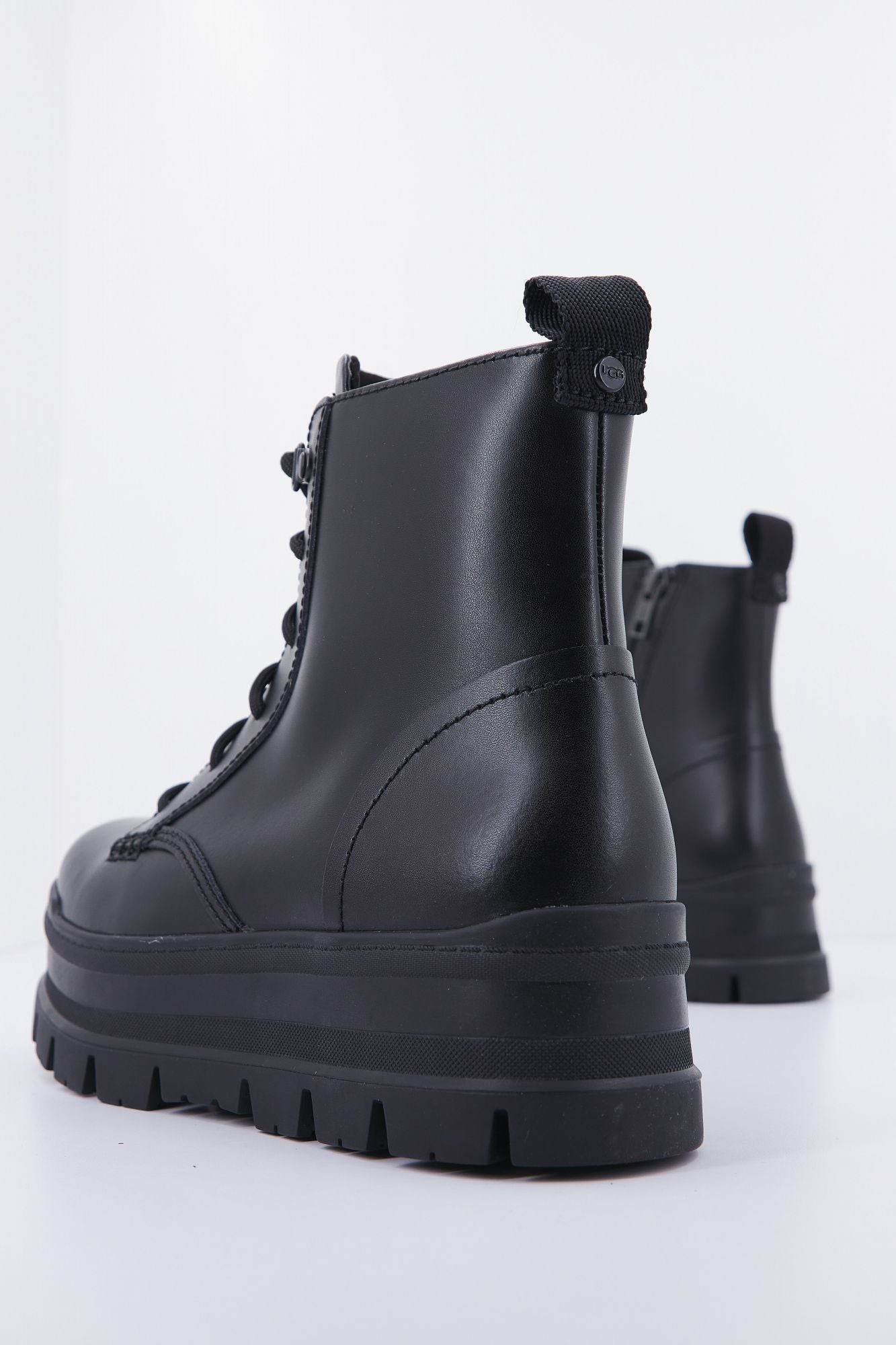 UGG W SIDNEE en color NEGRO (3)