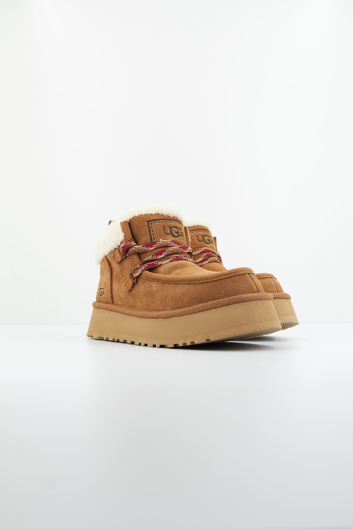 UGG W FUNKARRA CABIN CUFF en color MARRON (2)