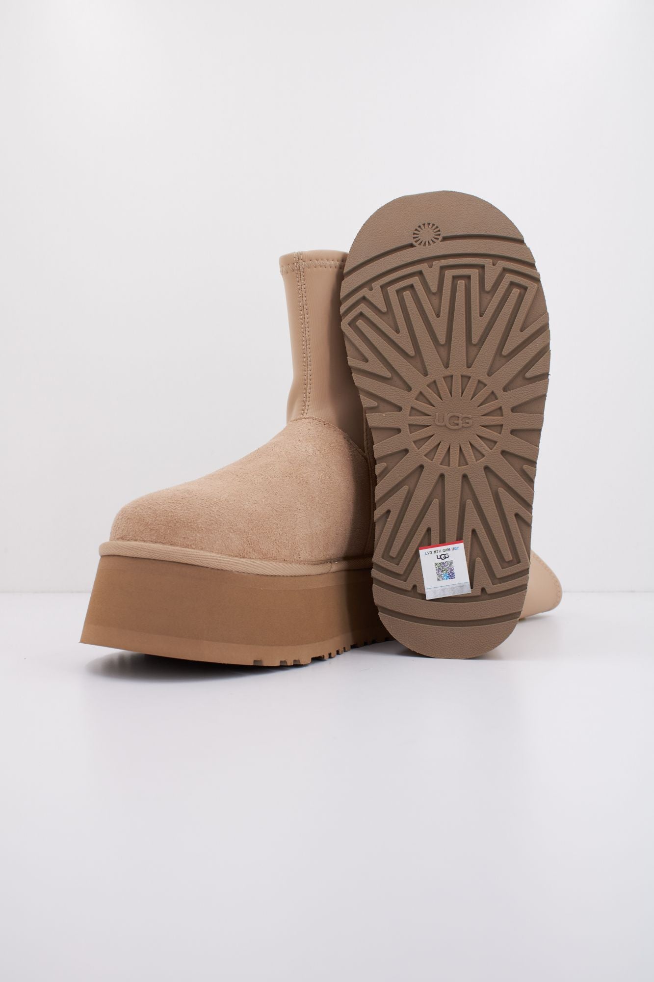 UGG W CLASSIC DIPPER en color MARRON CLARO (4)