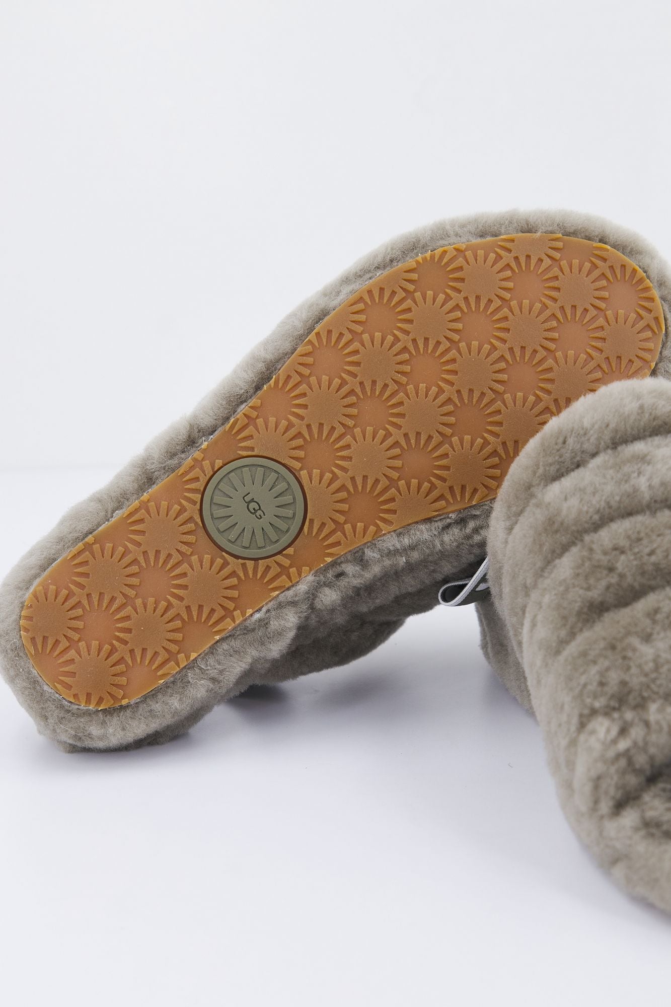 UGG FLUFF YEAH SLIDE en color VERDE (4)