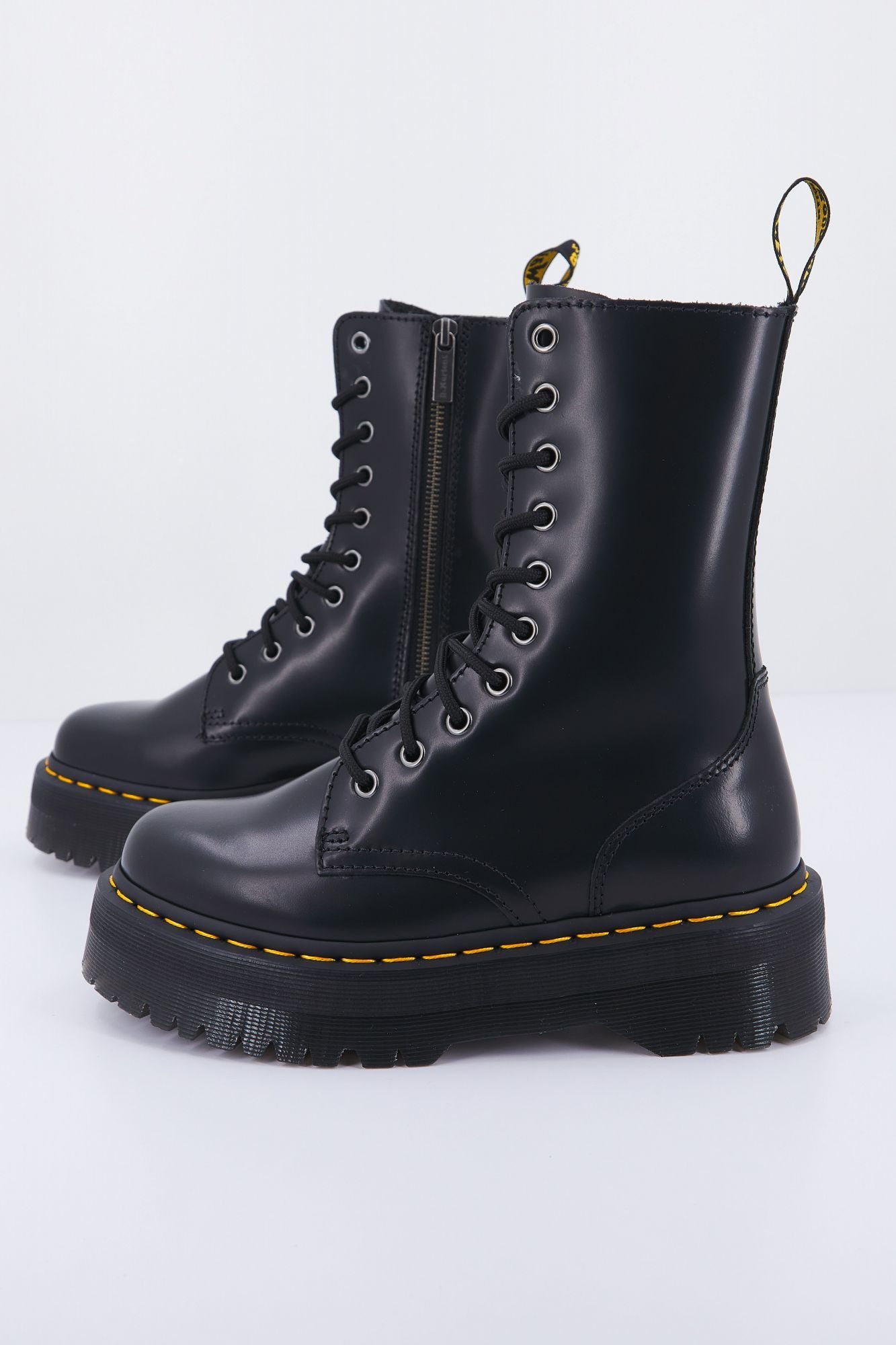 DR. MARTENS JADON HI en color NEGRO (1)