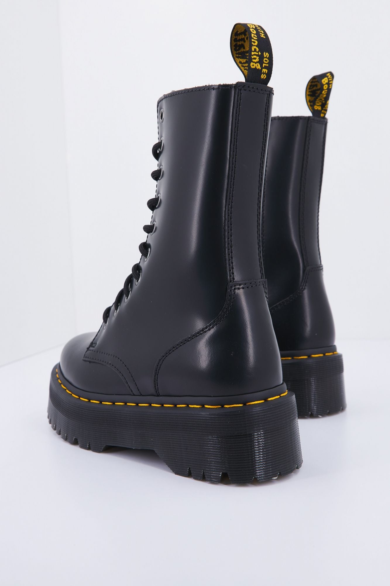 DR. MARTENS JADON HI en color NEGRO (2)