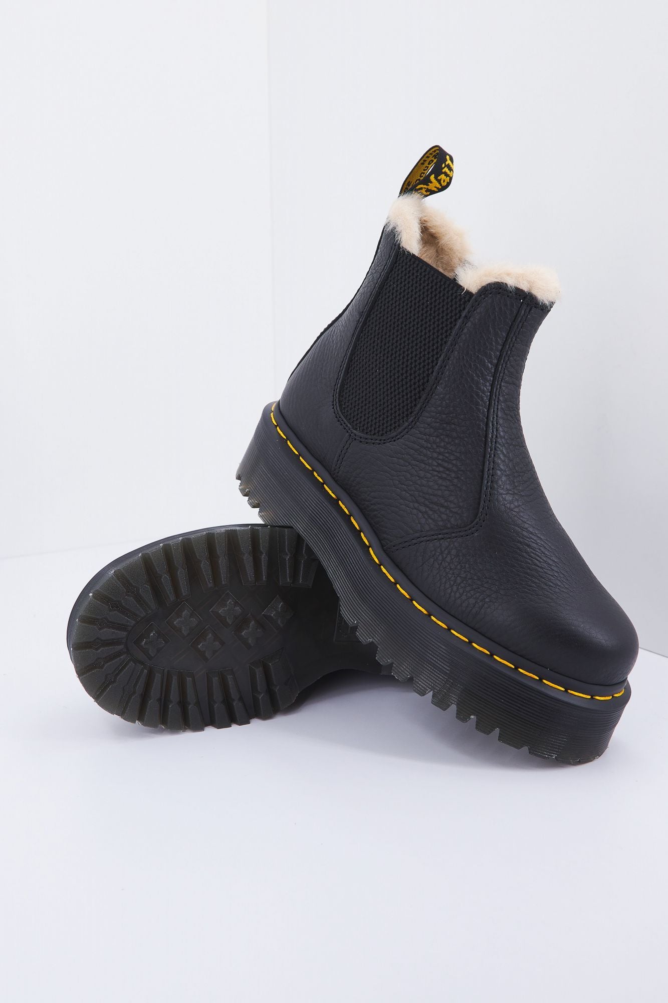 DR. MARTENS 2976 QUAD FL en color NEGRO (4)