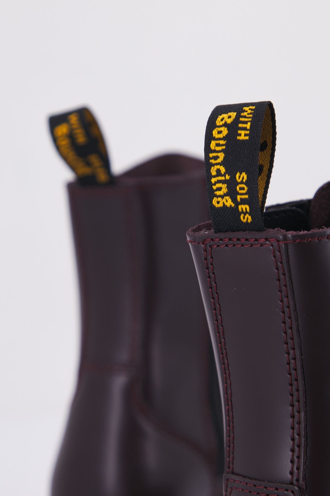 DR. MARTENS  JADON BURGUNDY SMOOTH en color BURDEOS (4)