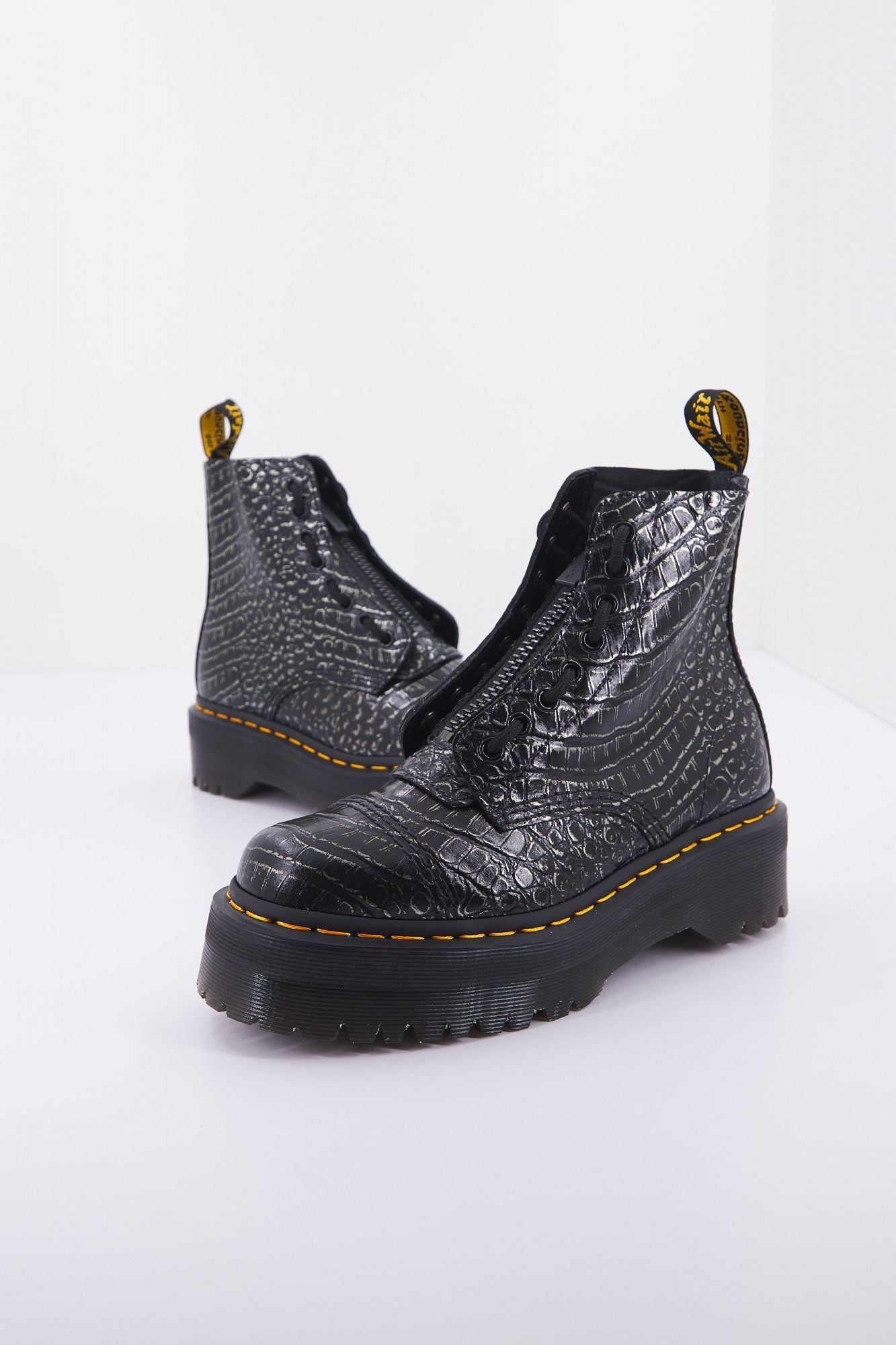 DR. MARTENS SINCLAIR GUNMETAL en color NEGRO (1)
