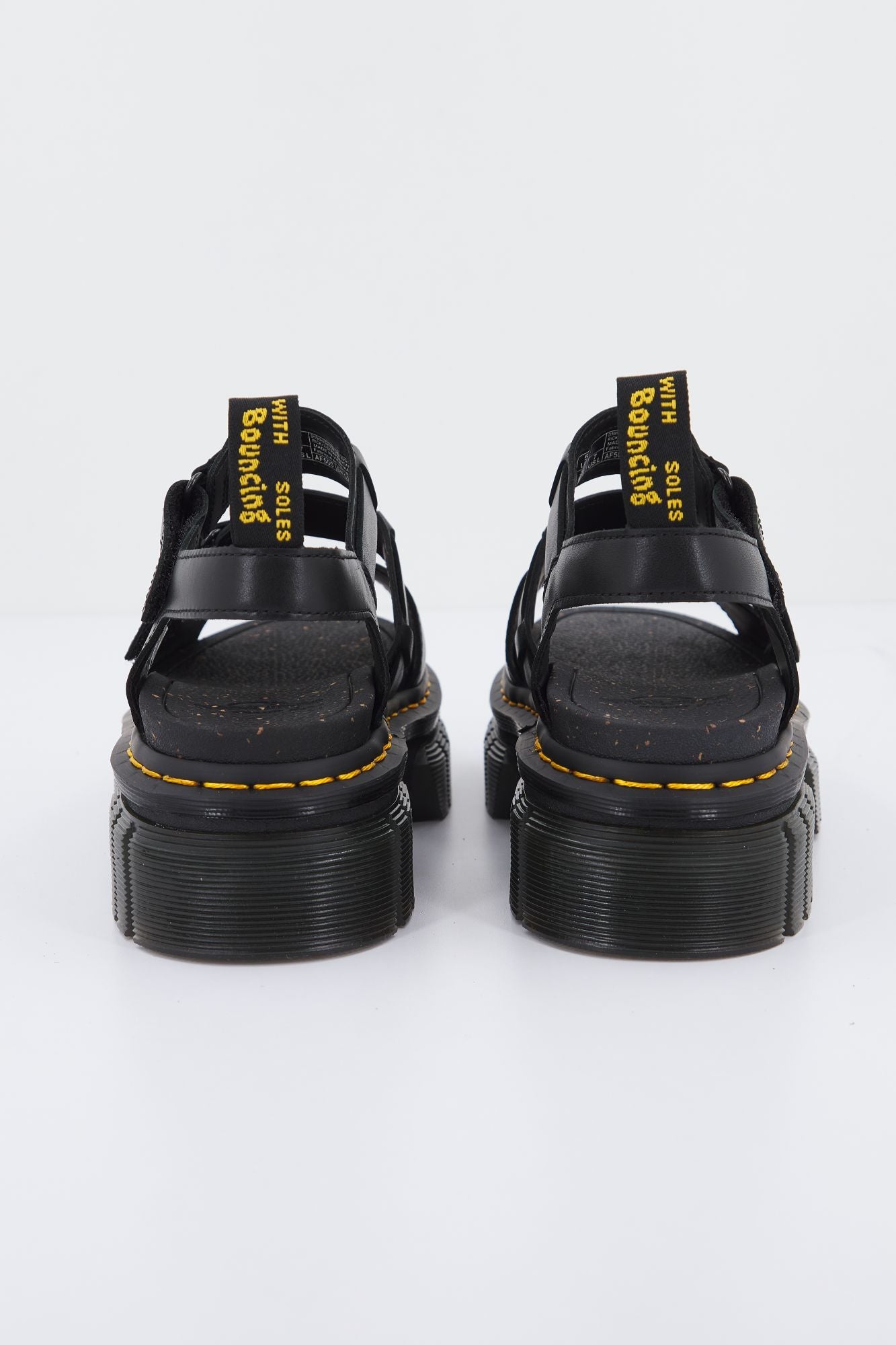 DR. MARTENS RICKI 3-STRAP en color NEGRO (3)