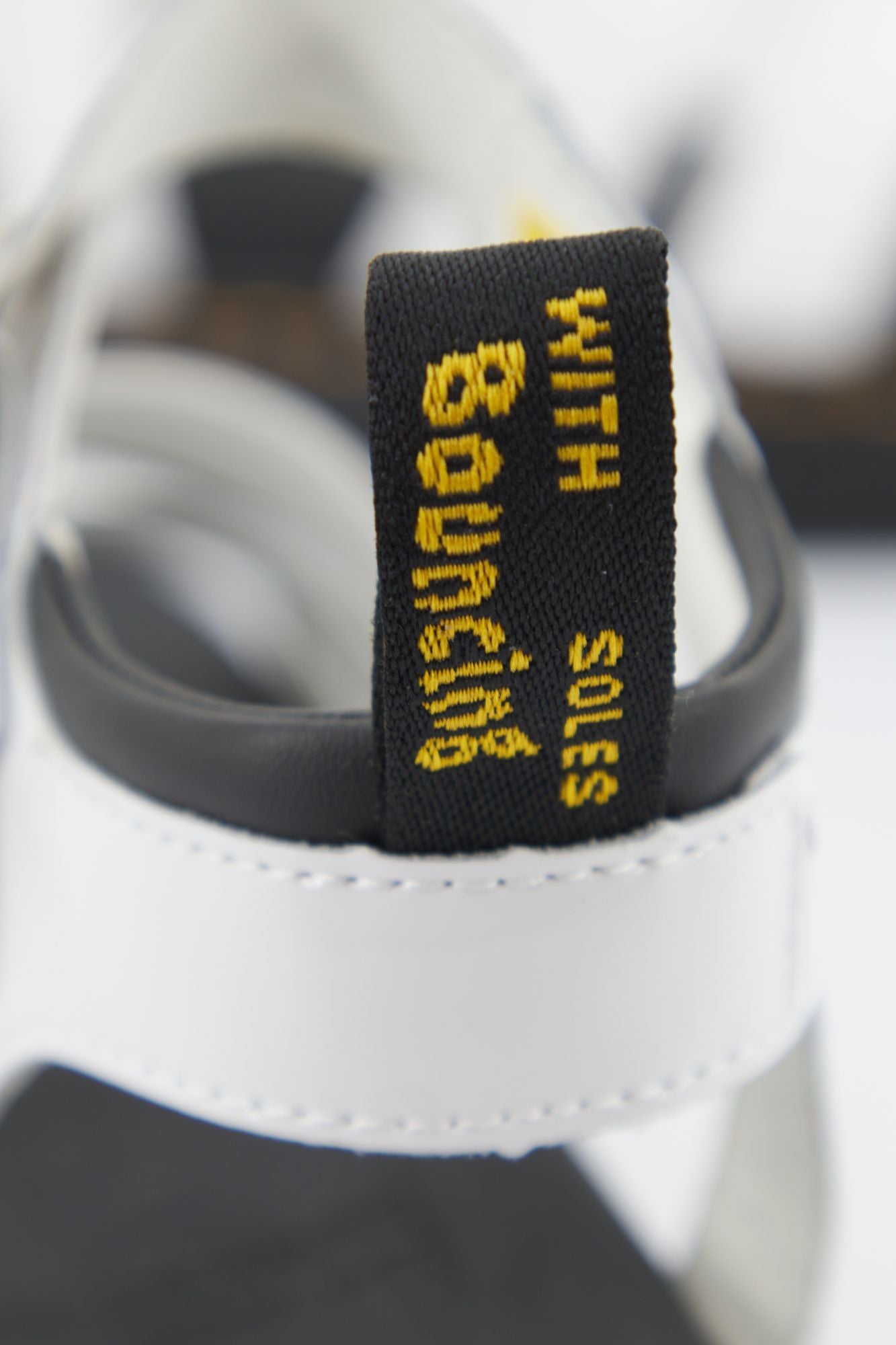 DR. MARTENS BLAIRE WHITE PATENT LAMPER en color BLANCO (3)