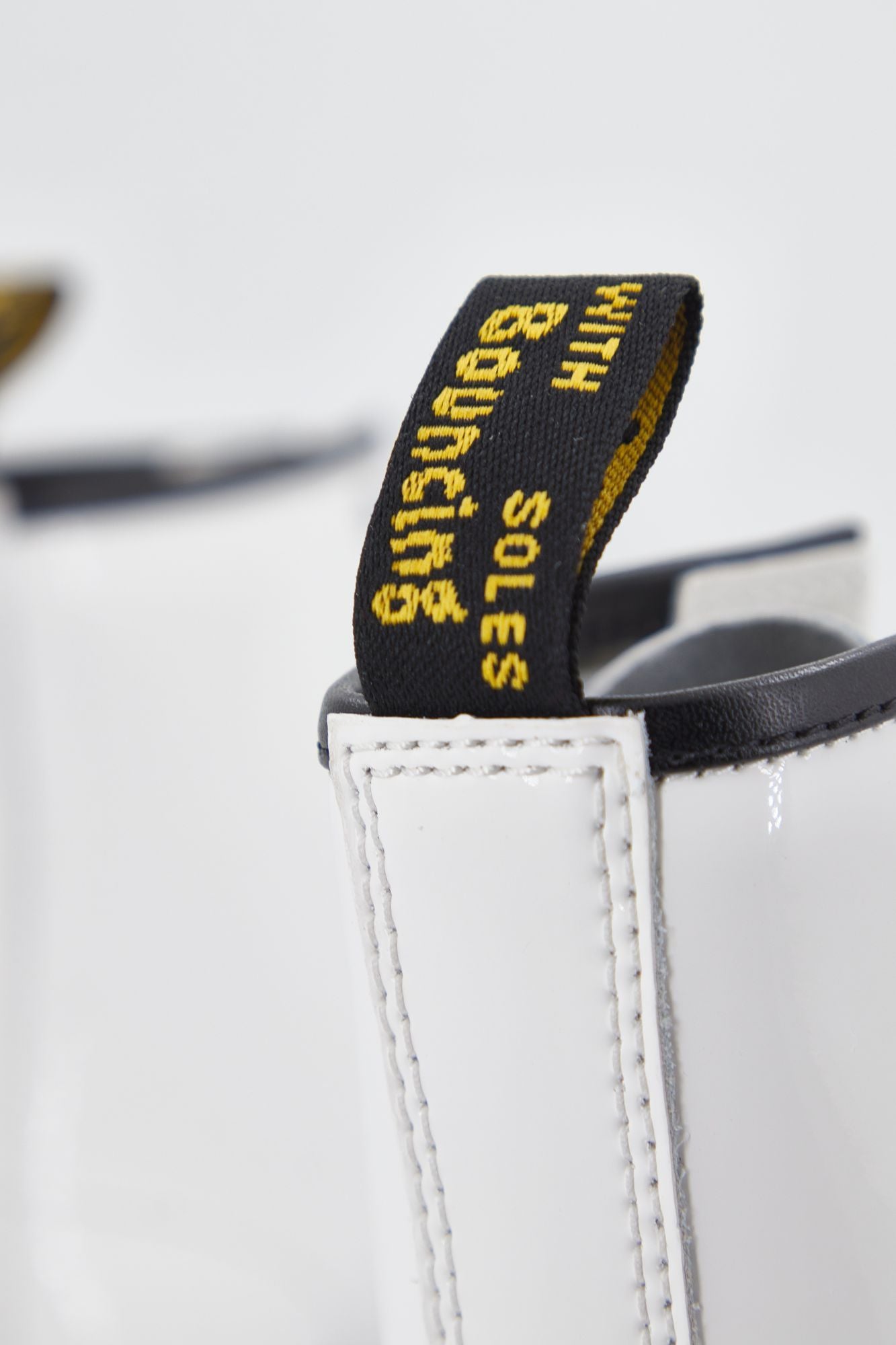 DR. MARTENS PATENT LAMPER  en color BLANCO (4)