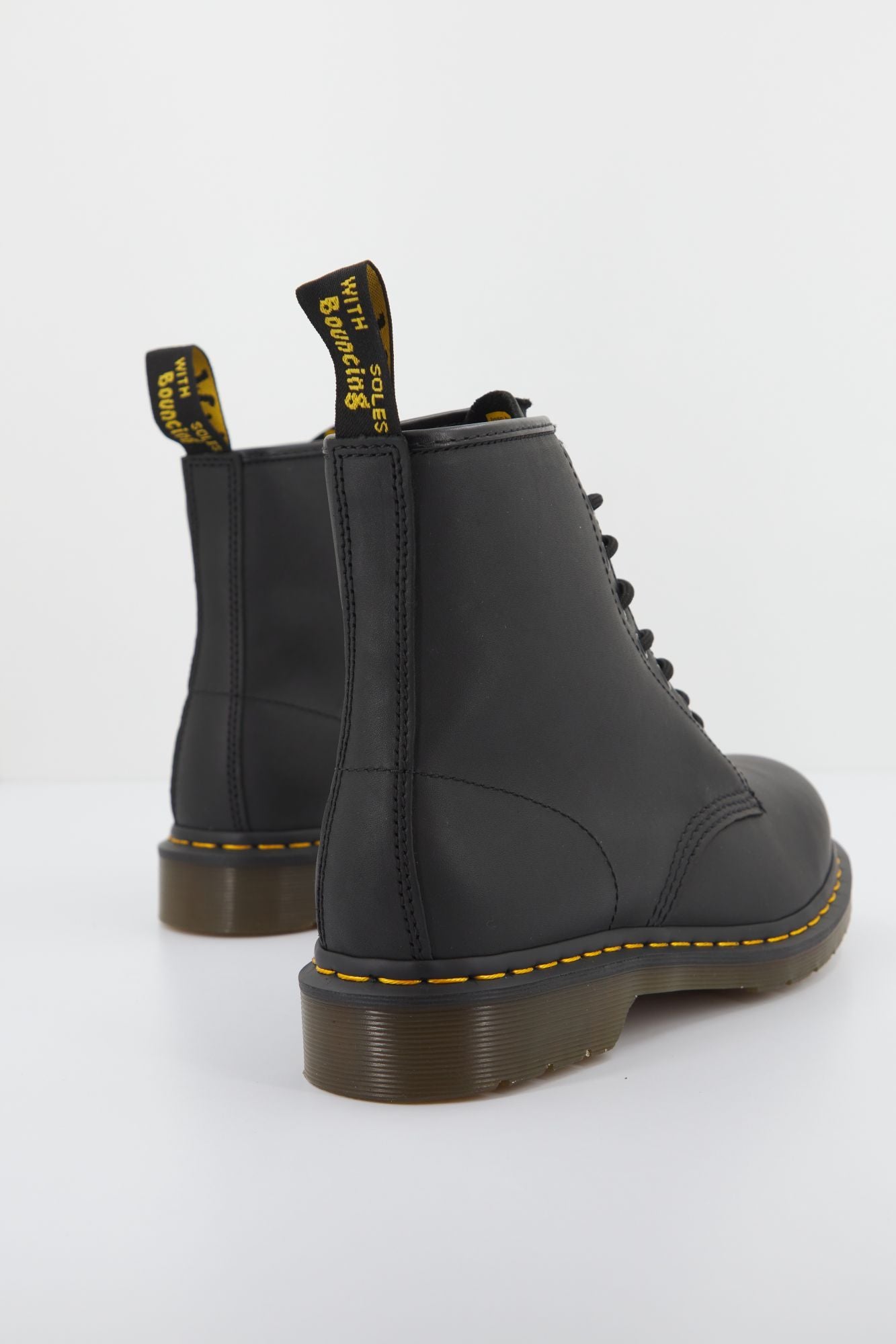DR. MARTENS 11822003DM 1460 GREASY en color NEGRO (3)