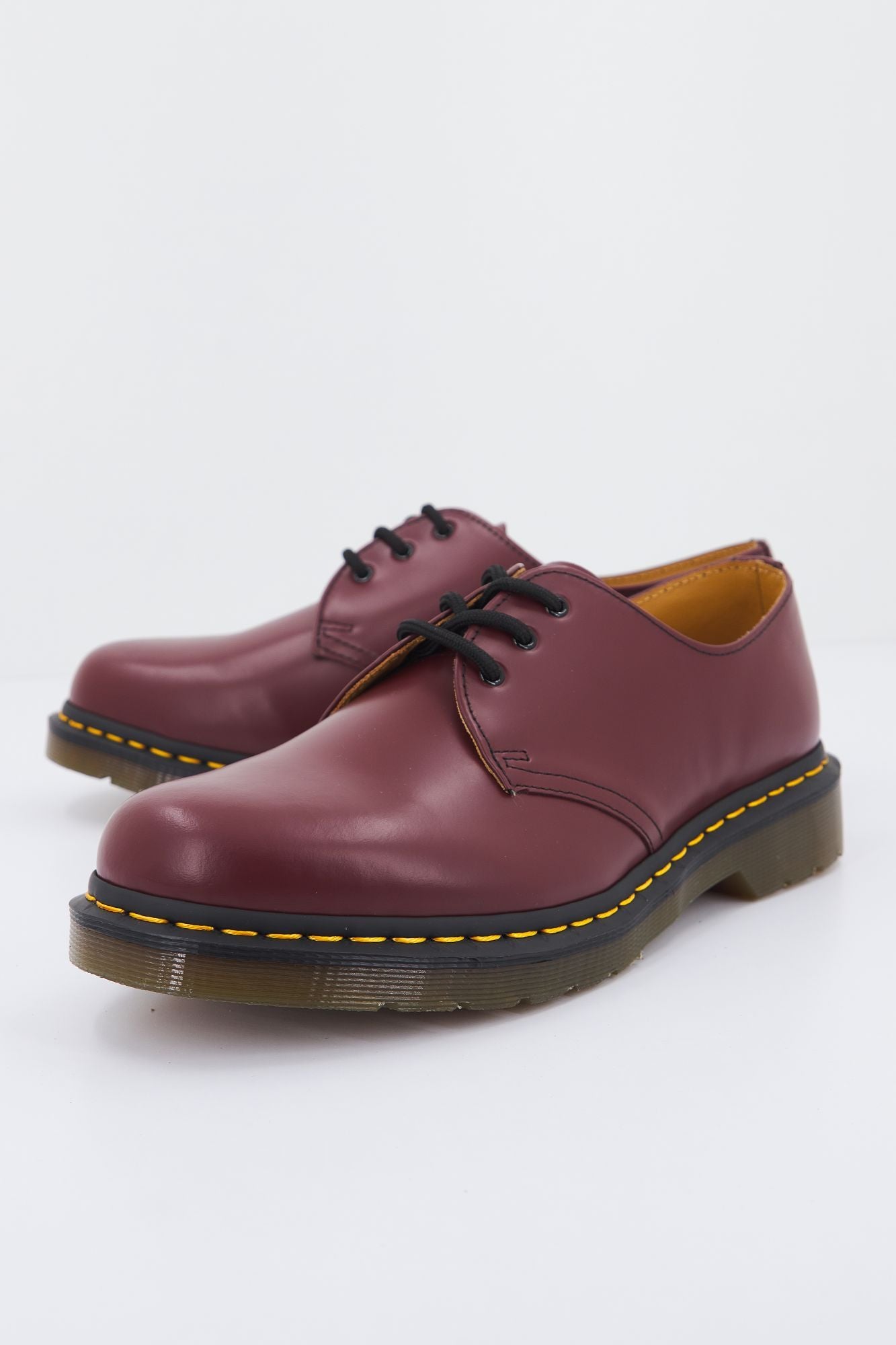 DR. MARTENS 1461 SMOOTH en color BURDEOS (1)