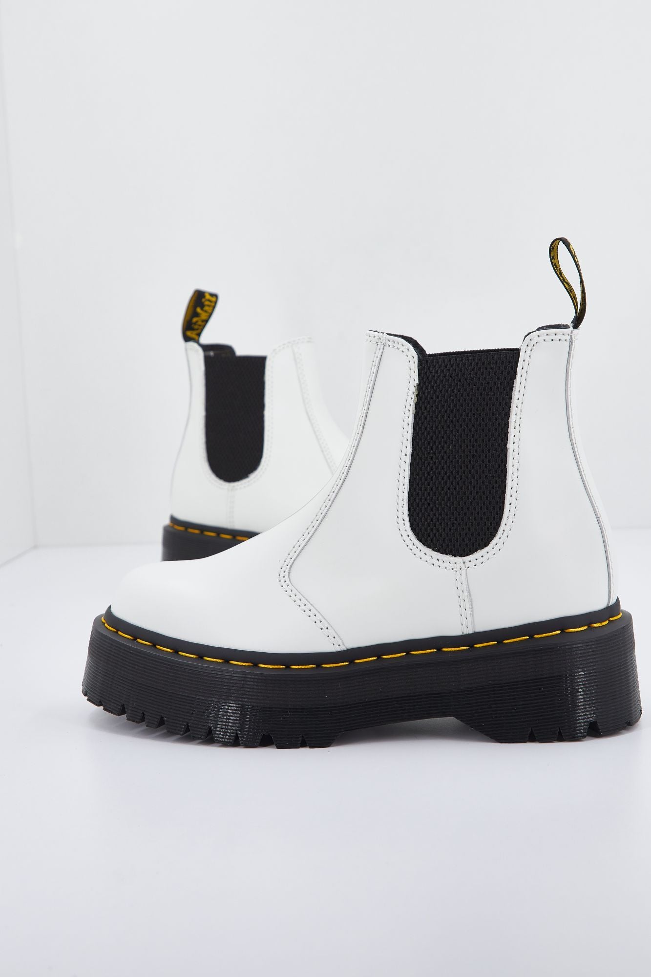 DR. MARTENS QUAD SMOOTH en color BLANCO (1)