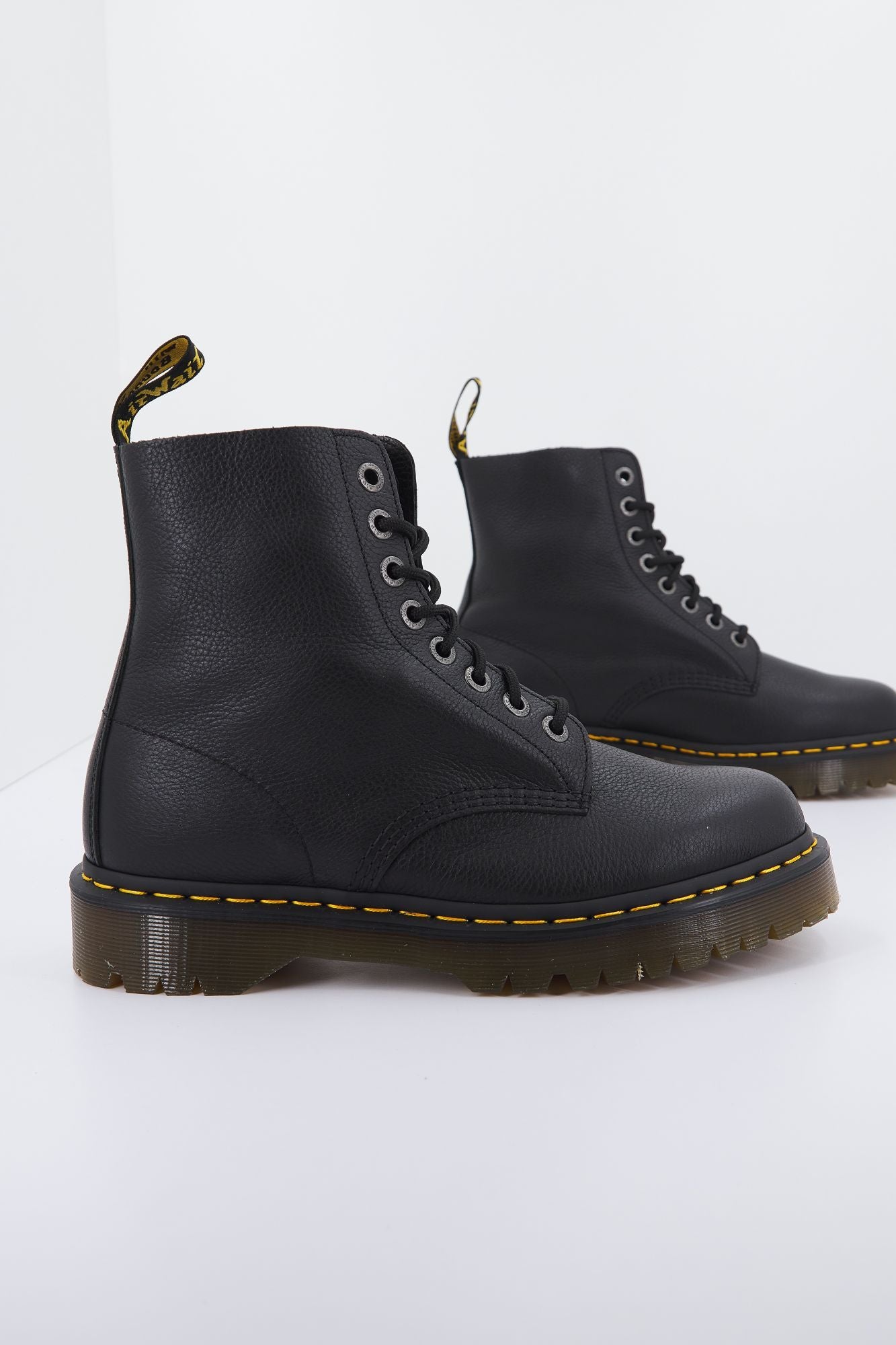 DR. MARTENS PASCAL BEX PISA en color NEGRO (2)