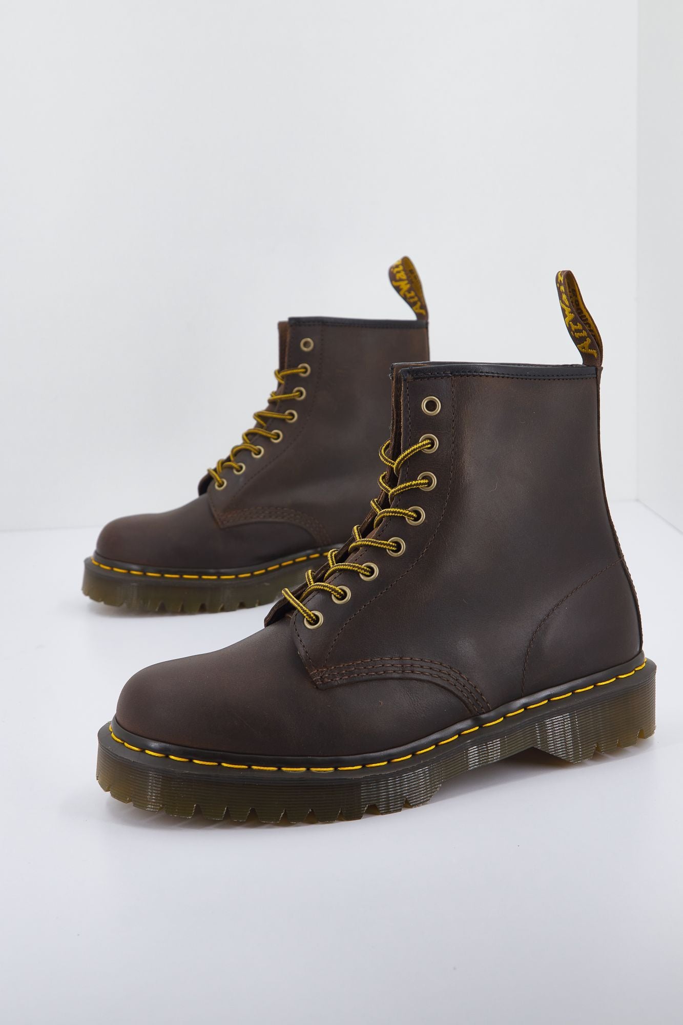 DR. MARTENS CORE BEX en color MARRON (1)
