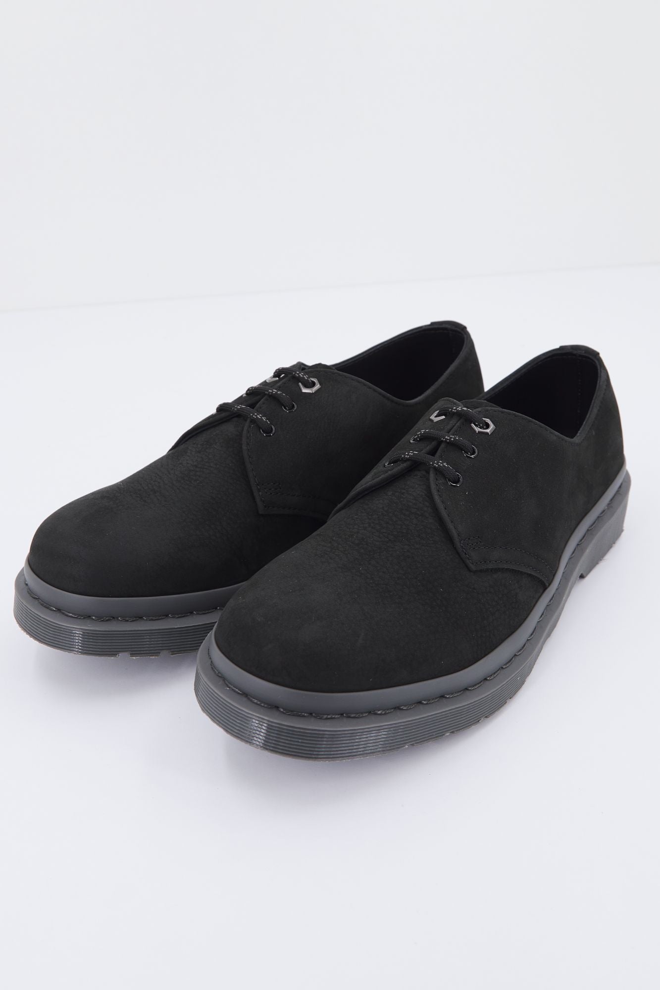 DR. MARTENS MILLED NUBUCK WP en color NEGRO (2)