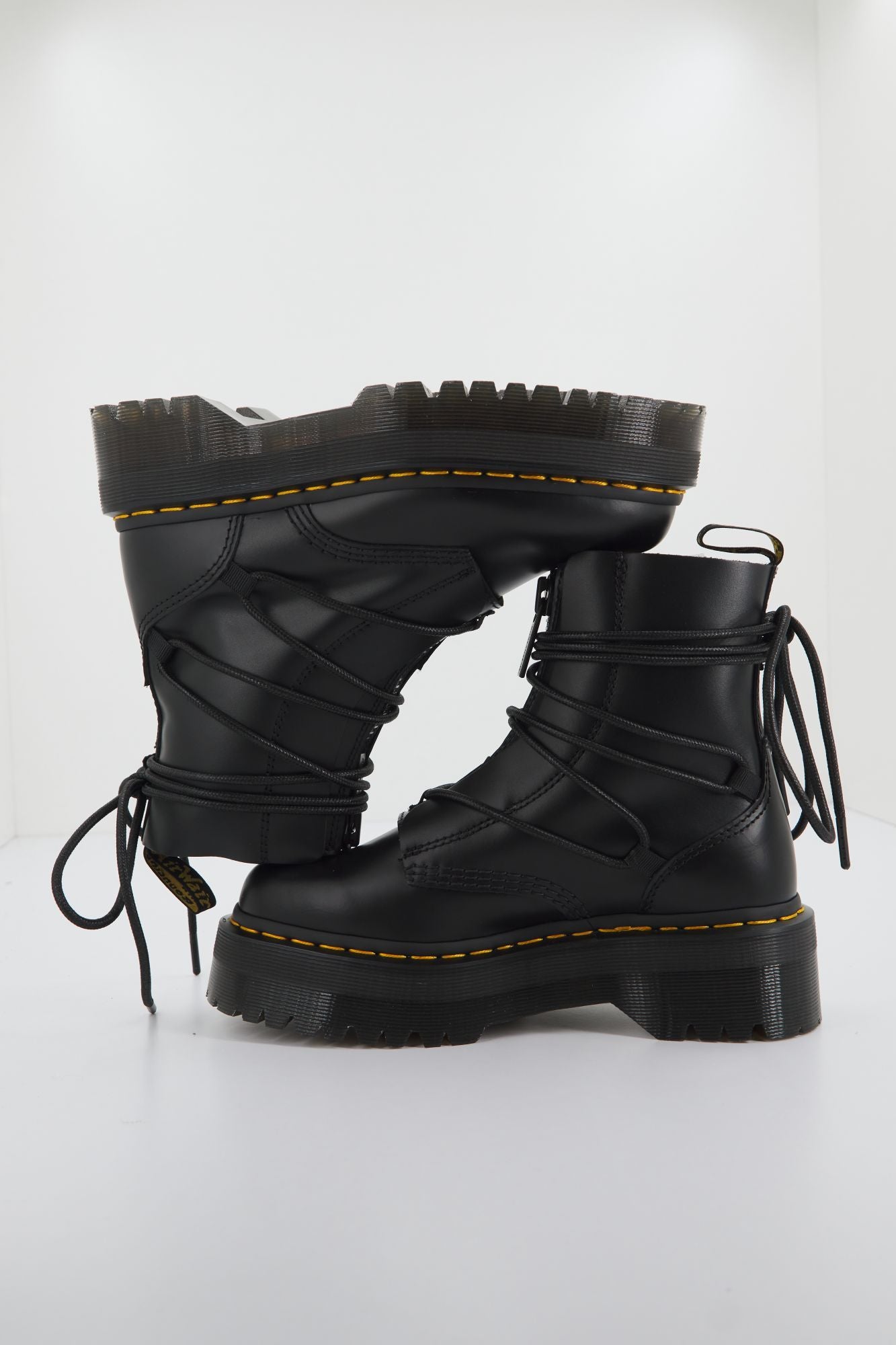 DR. MARTENS JARRICK II SMOOTH+PARIS en color NEGRO (4)