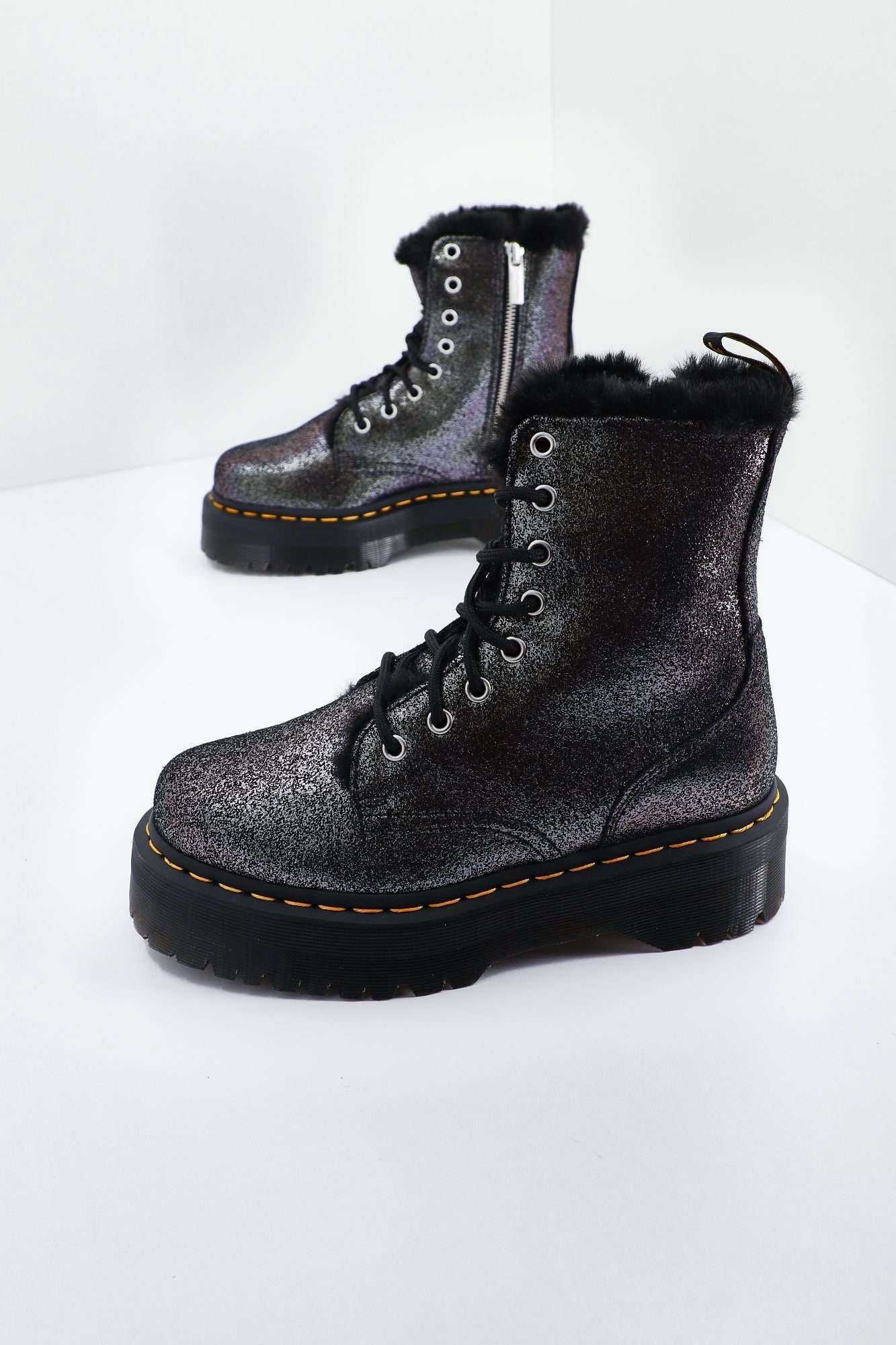 DR. MARTENS JADON FL DM en color NEGRO (1)