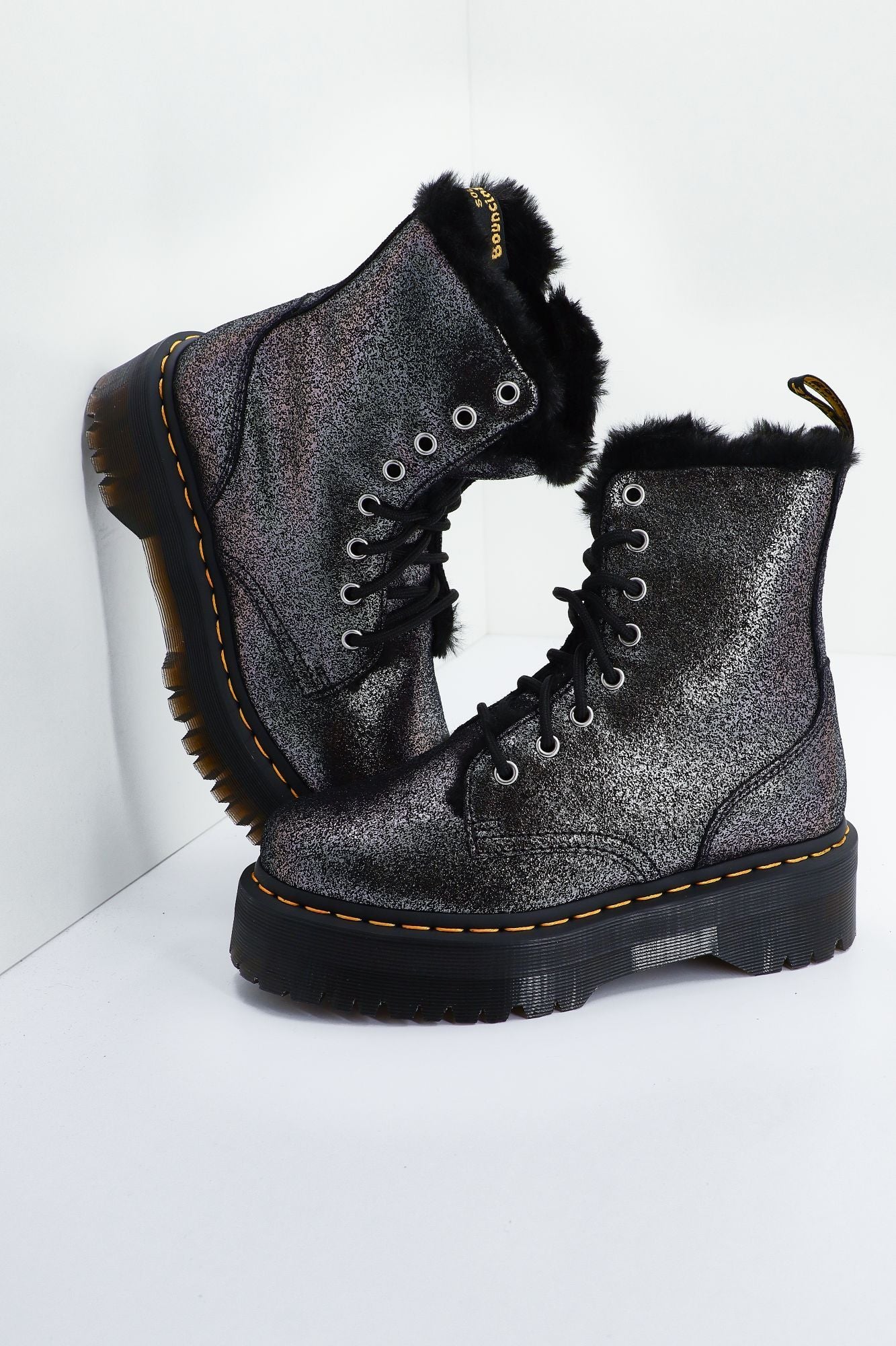 DR. MARTENS JADON FL DM en color NEGRO (3)