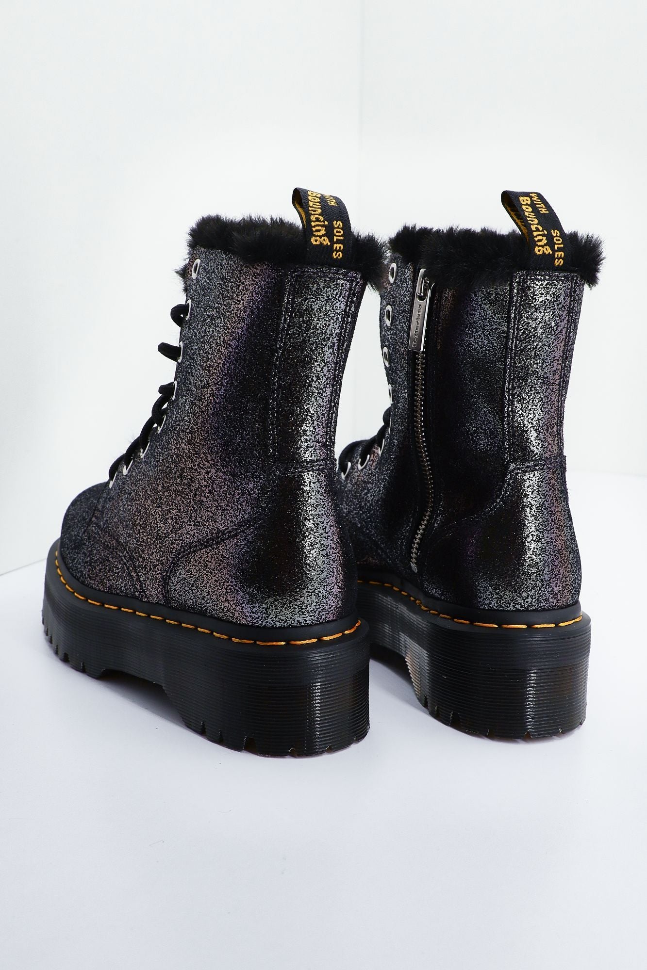 DR. MARTENS JADON FL DM en color NEGRO (4)