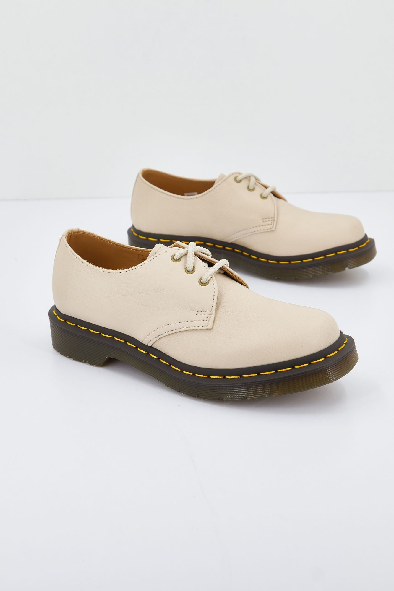 DR. MARTENS  PARCHMENT VIRGINIA en color BEIS (2)