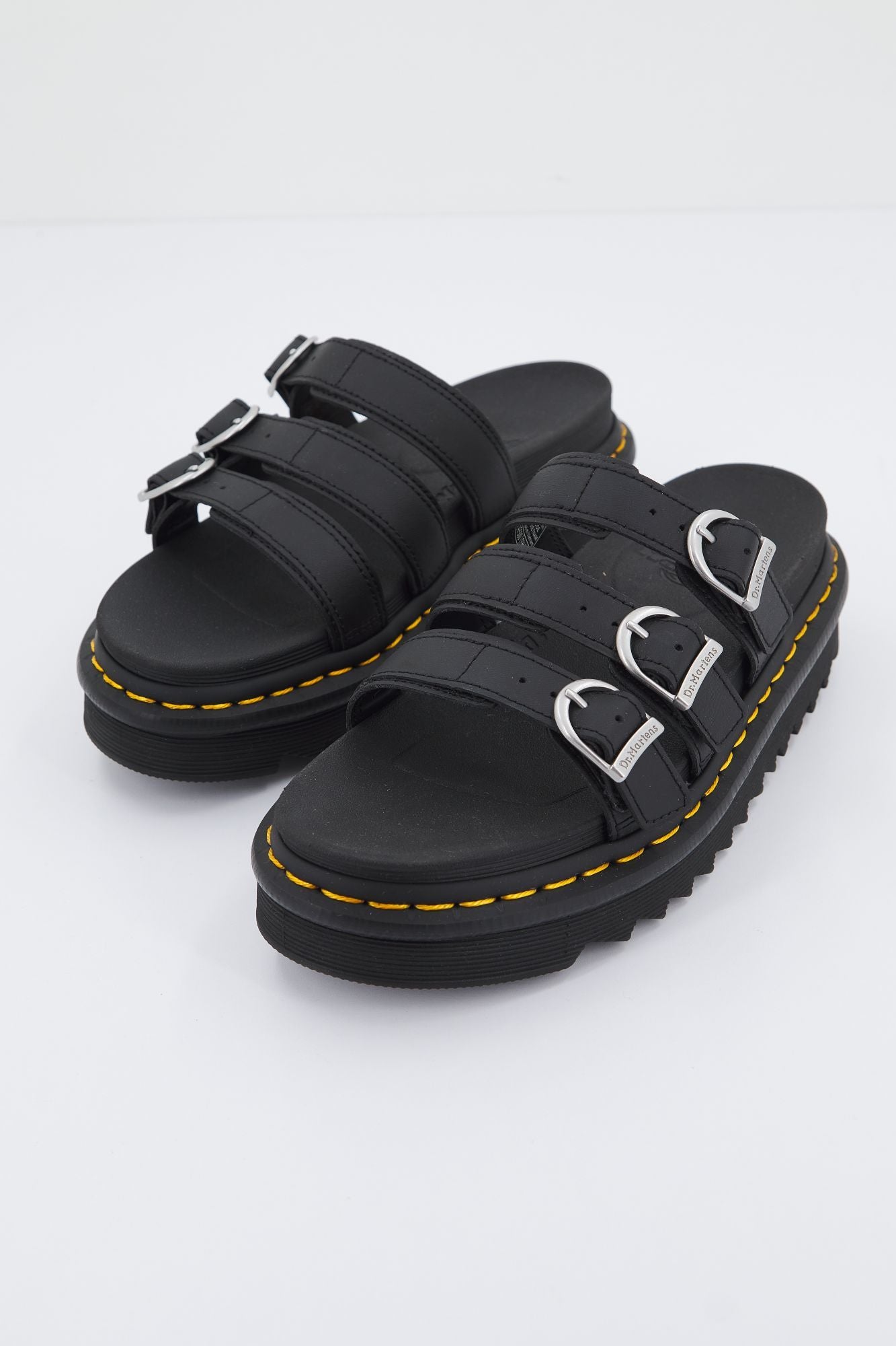 DR. MARTENS  BLAIRE SLIDE HYDRO en color NEGRO (4)