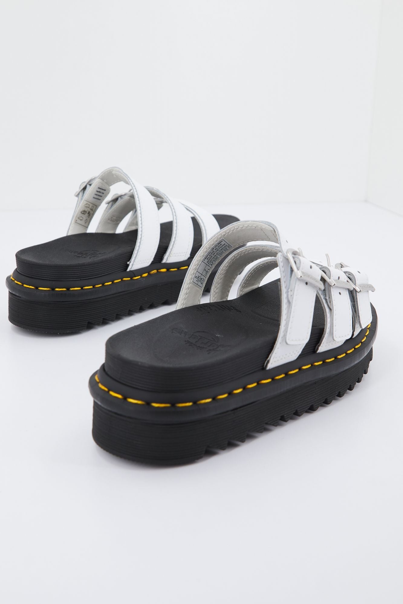 DR. MARTENS BLAIRE SLIDE HYDRO en color BLANCO (3)
