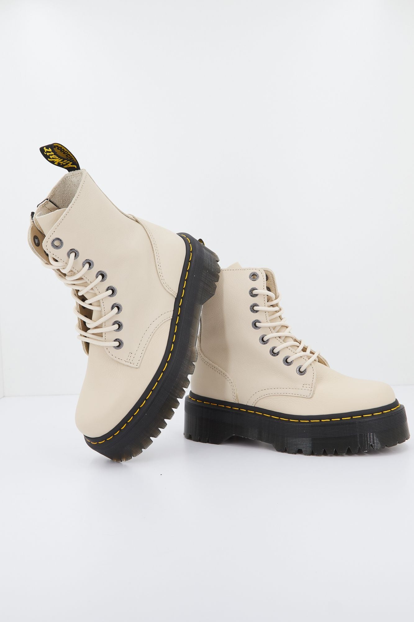 DR. MARTENS  JADON III PARCHMENT PISA en color BEIS (1)