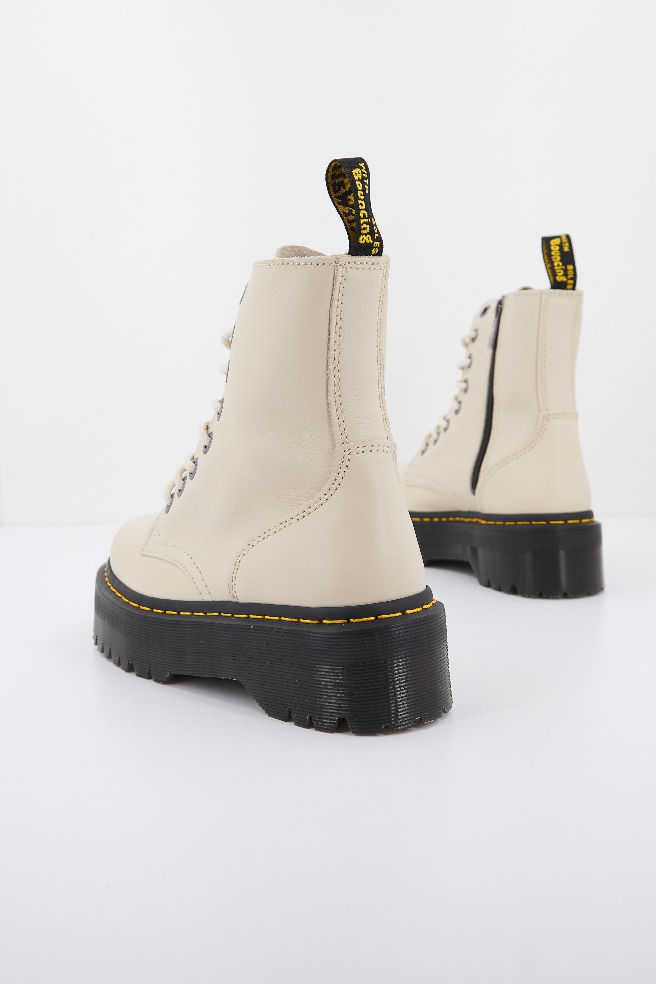 DR. MARTENS  JADON III PARCHMENT PISA en color BEIS (3)