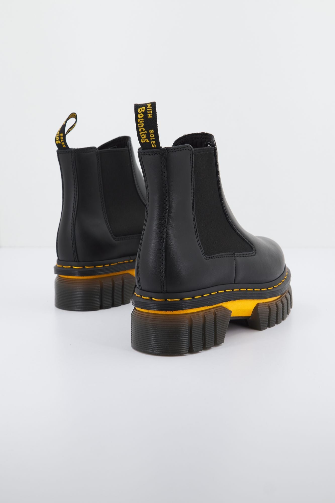 DR. MARTENS  AUDRICK CHELSEA en color NEGRO (3)