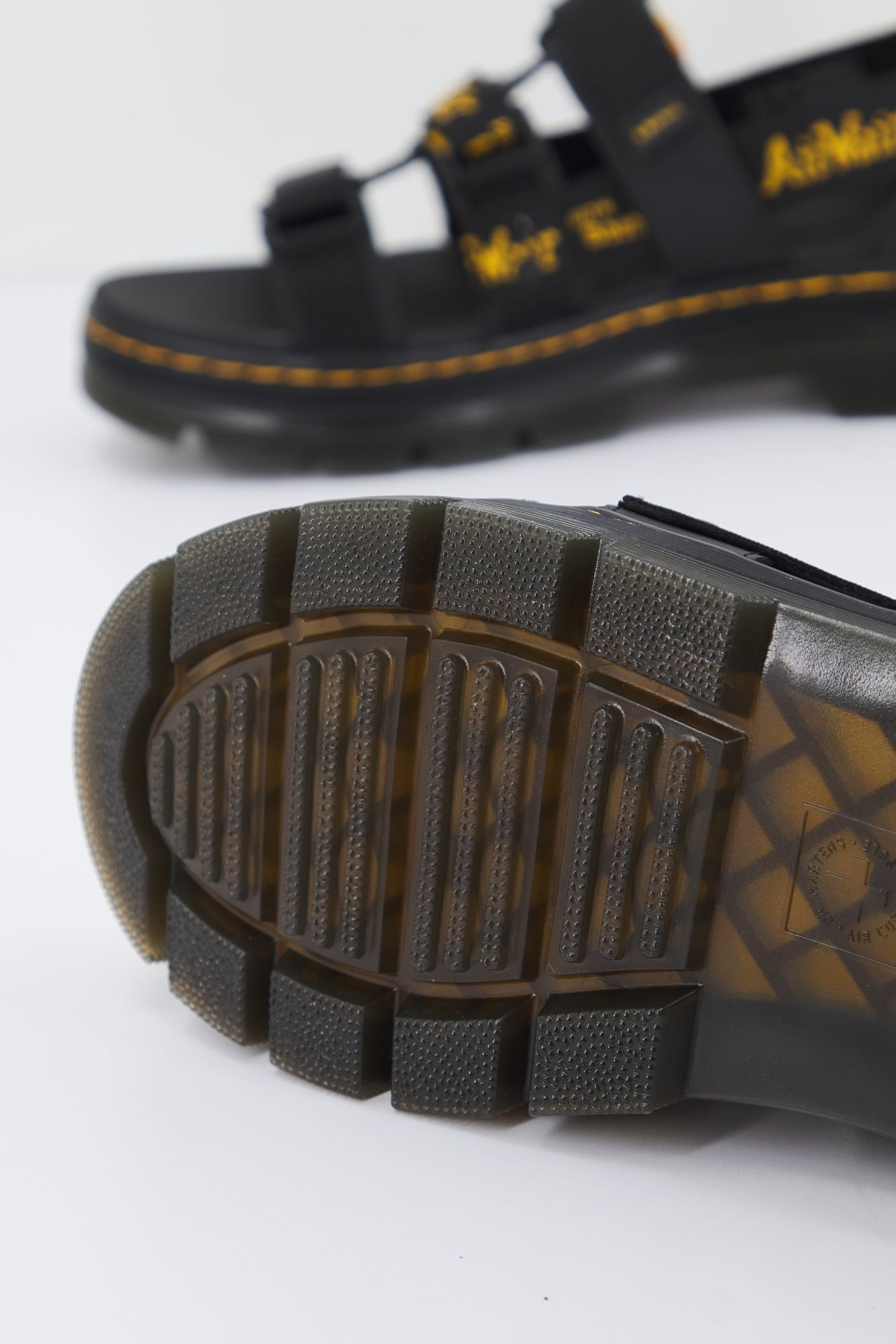 DR. MARTENS  PEARSON II en color NEGRO (4)