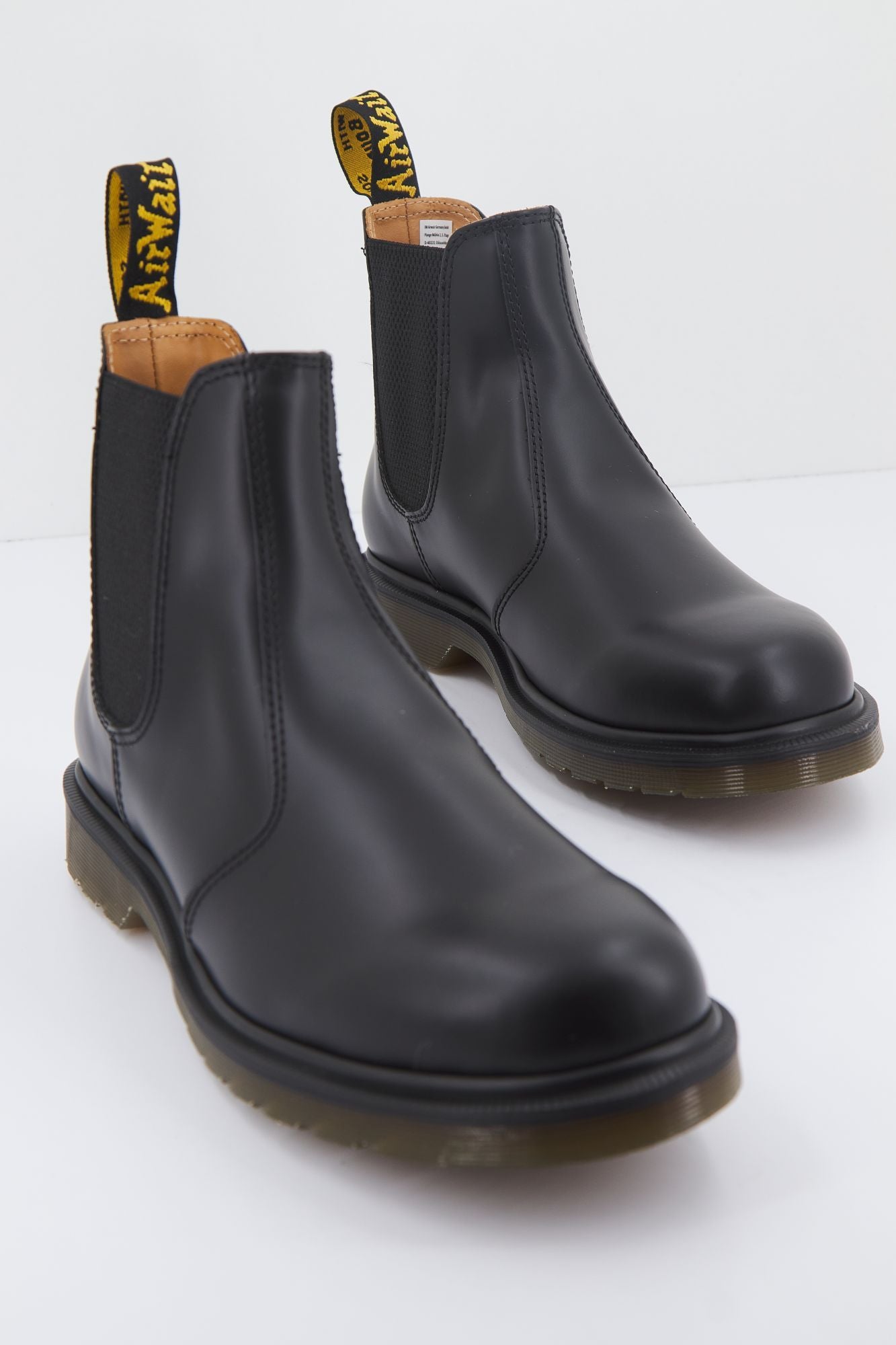 DR. MARTENS 11853001DM  en color NEGRO (2)