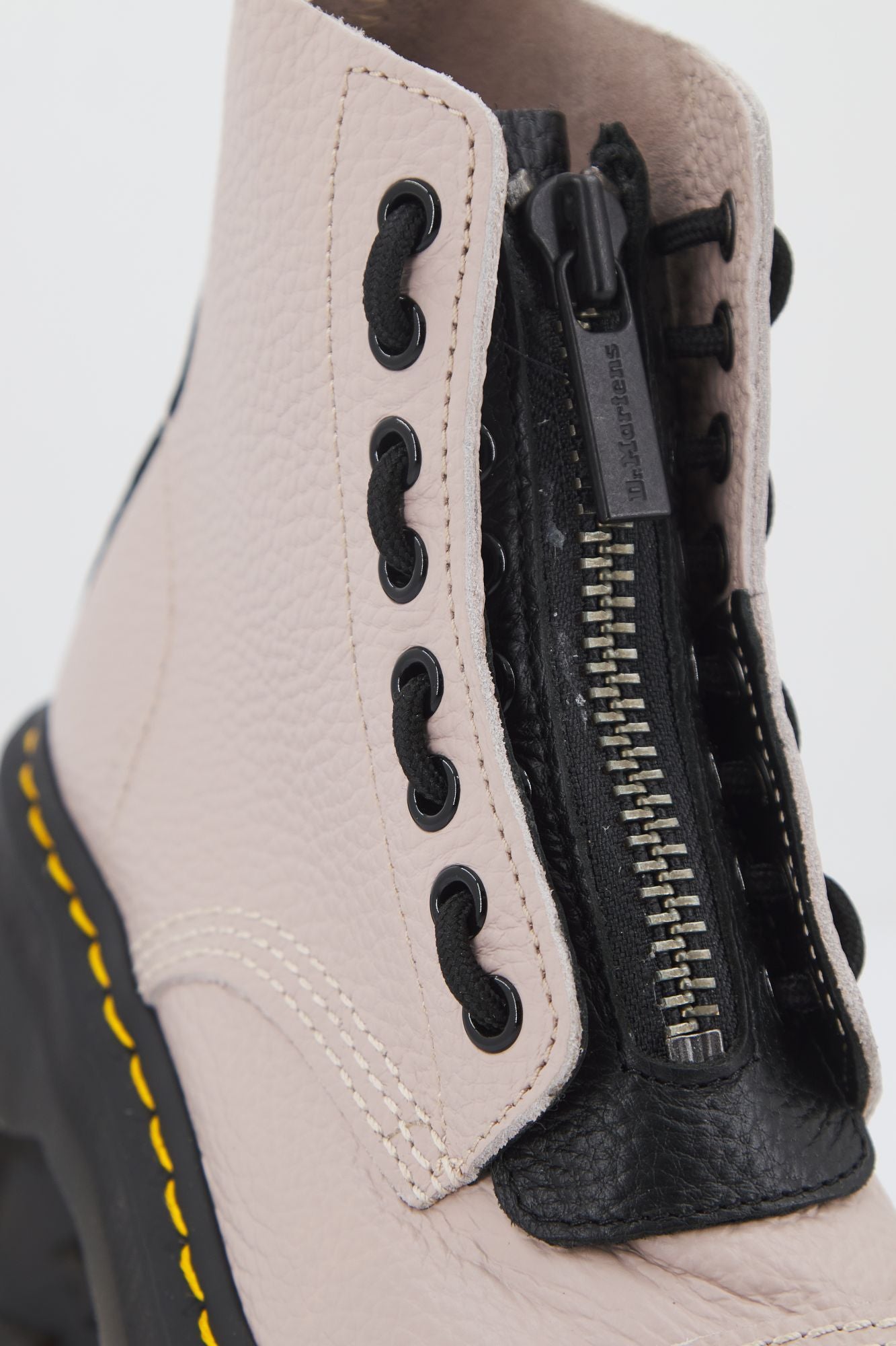 DR. MARTENS SINCLAIR VINTAGE en color BEIS (4)