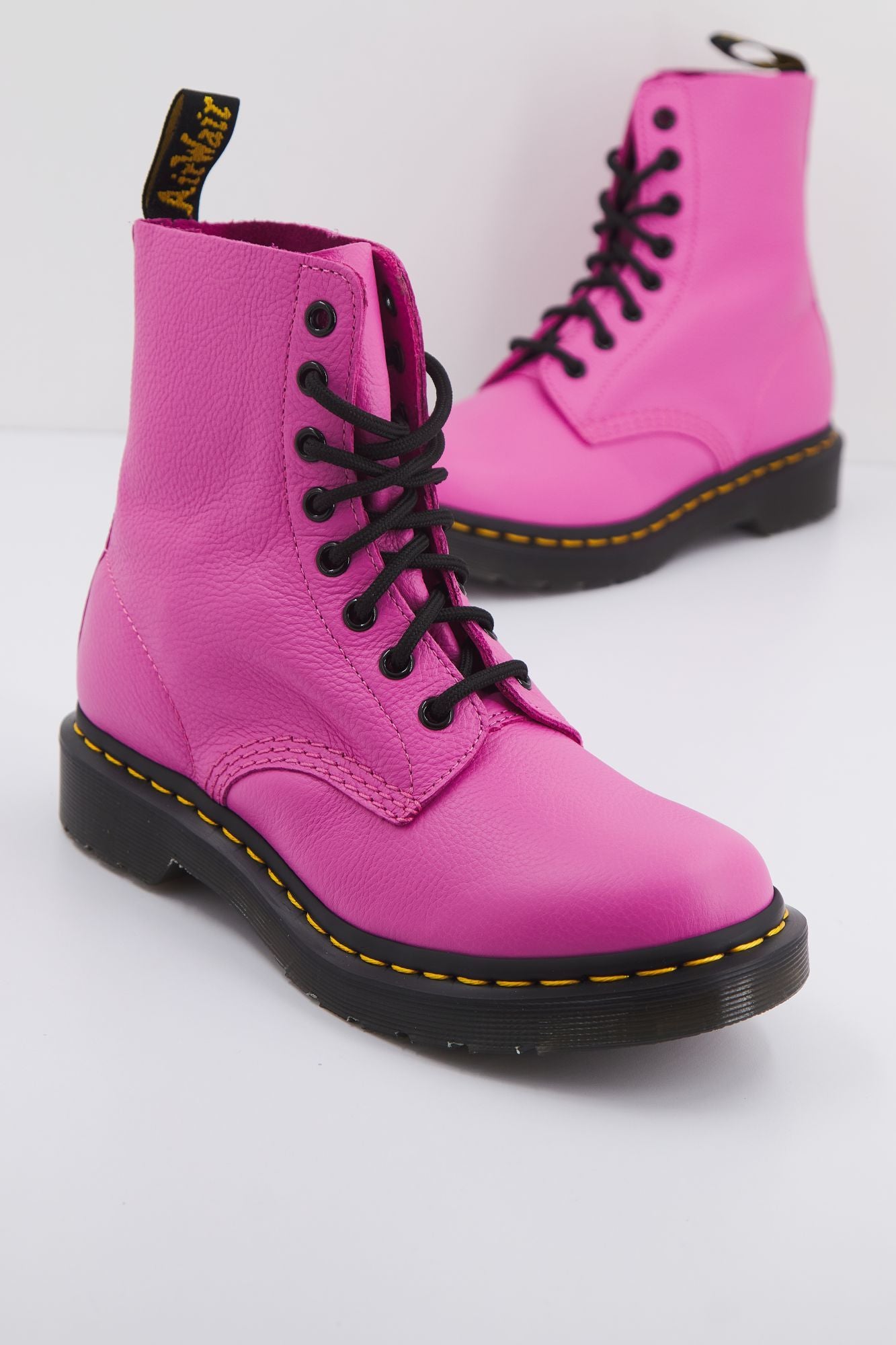 DR. MARTENS PASCAL THRIFT VIRGI en color ROSA (1)