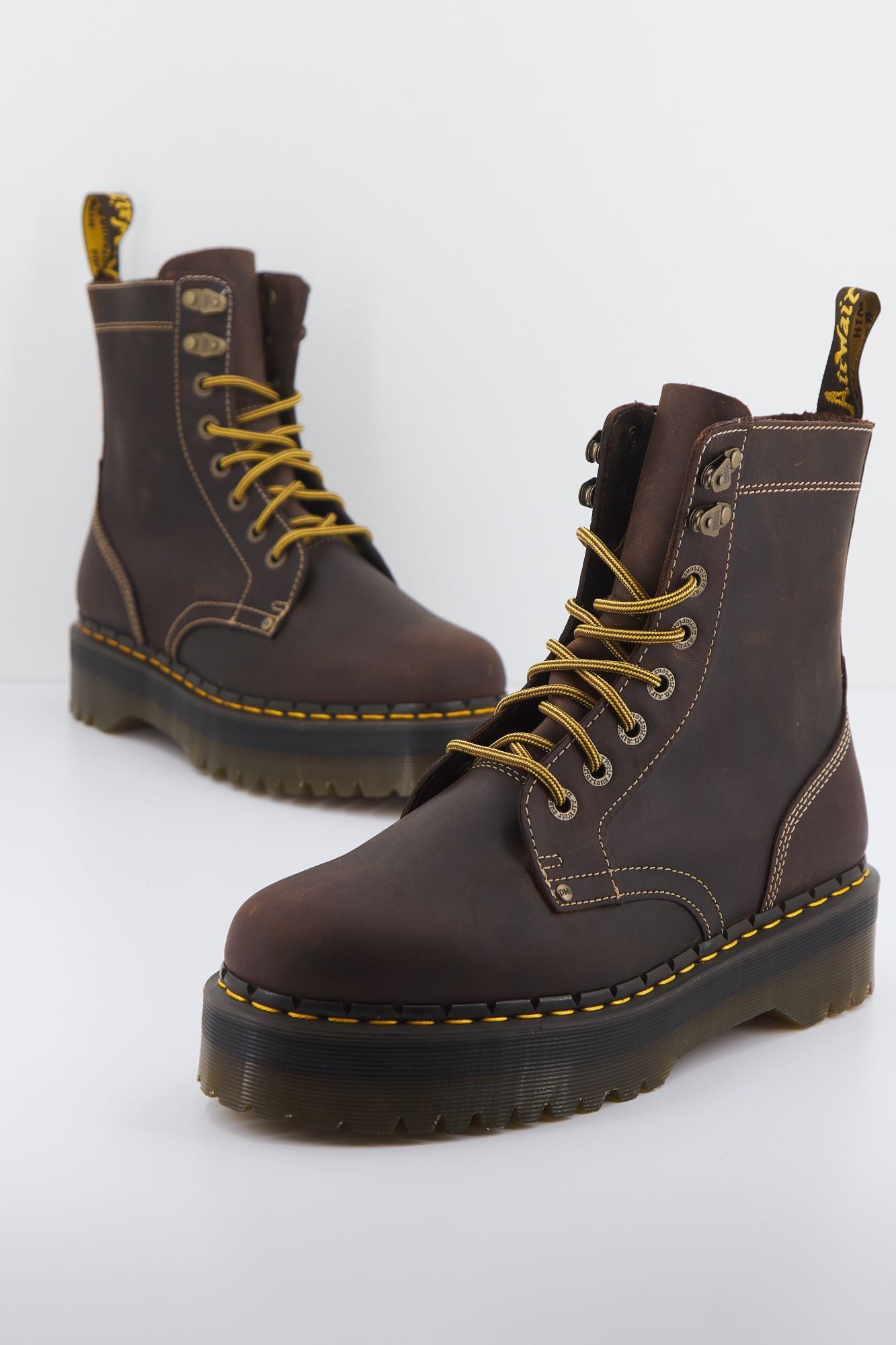DR. MARTENS  JADON ARC en color MARRON (1)
