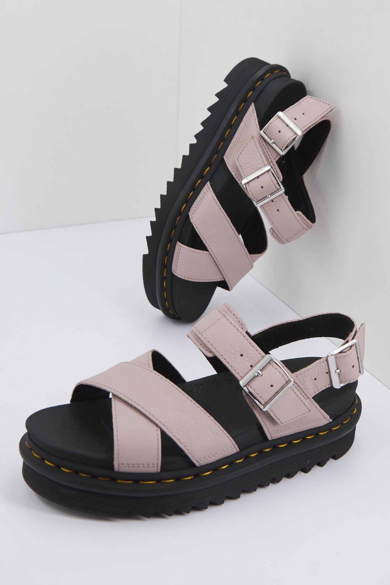 DR. MARTENS VOSS II en color BEIS (2)